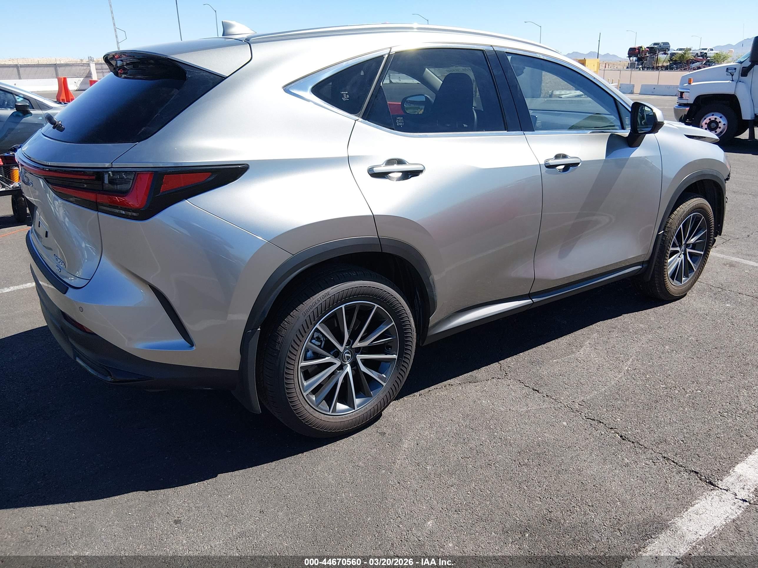 LEXUS NX image 4