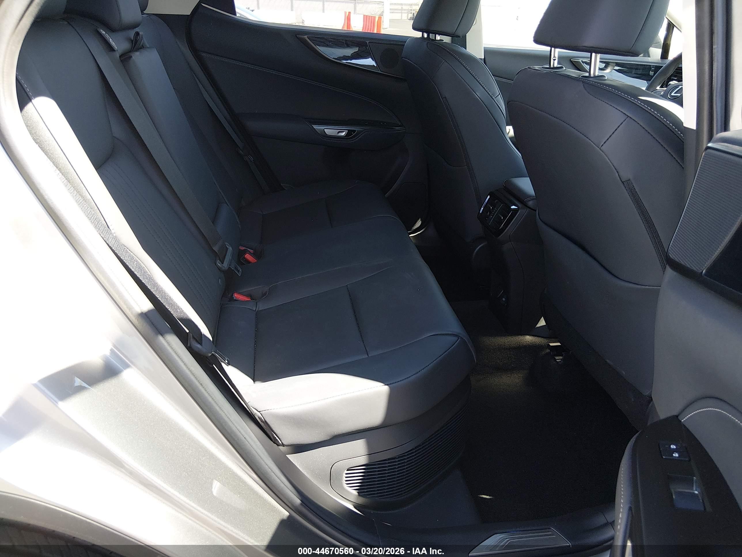 LEXUS NX image 8