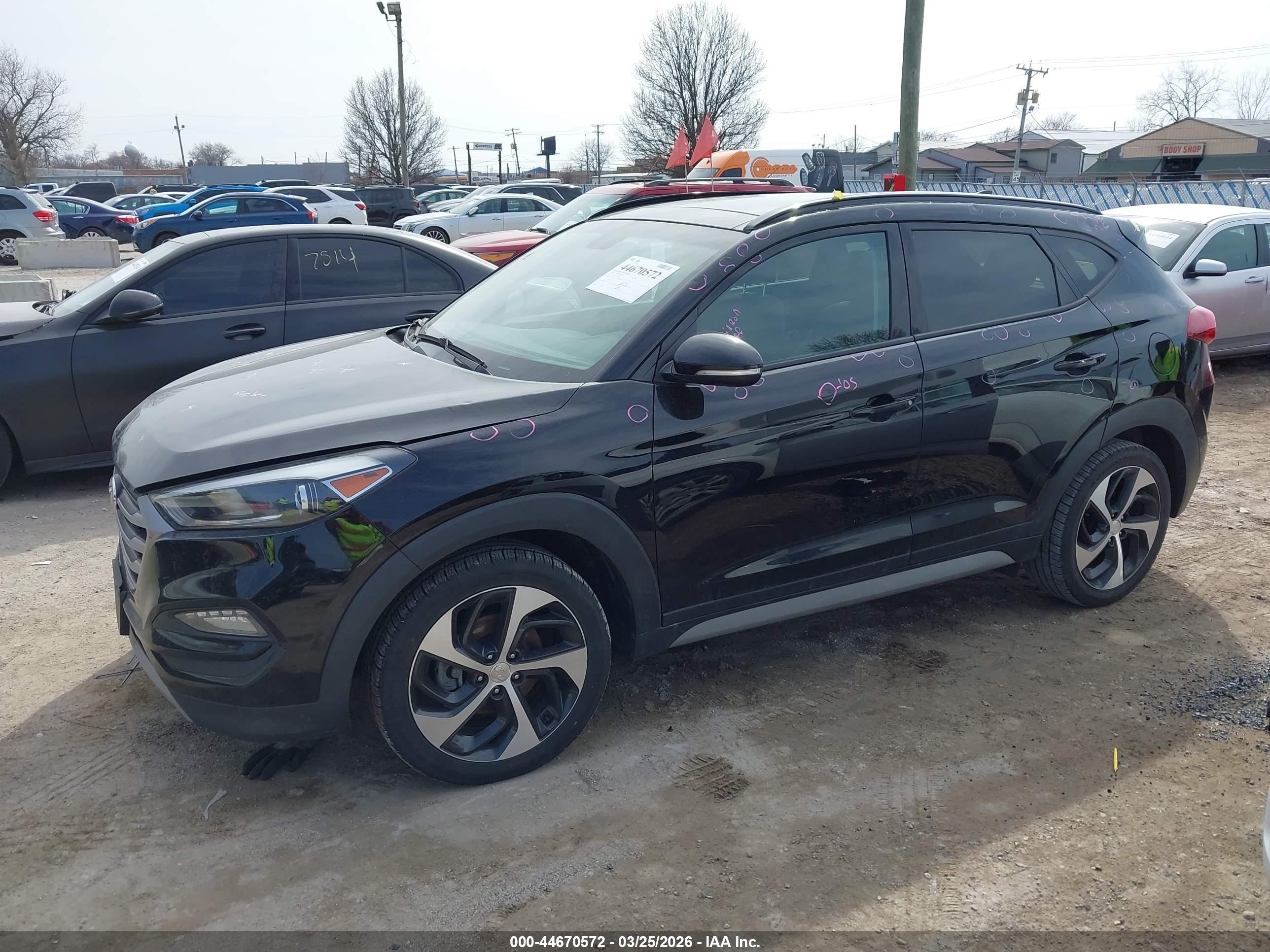 HYUNDAI TUCSON image 2
