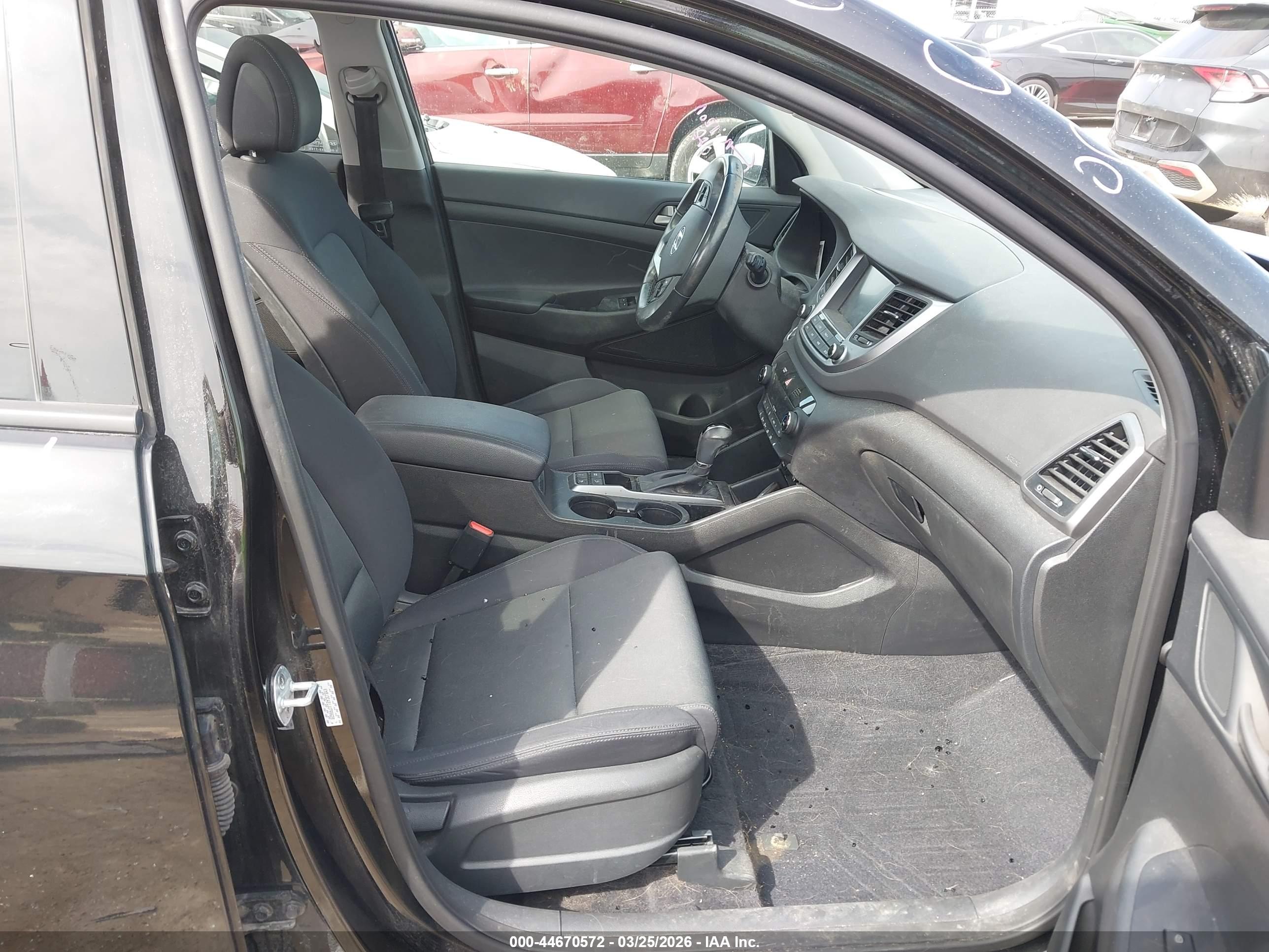 HYUNDAI TUCSON image 5