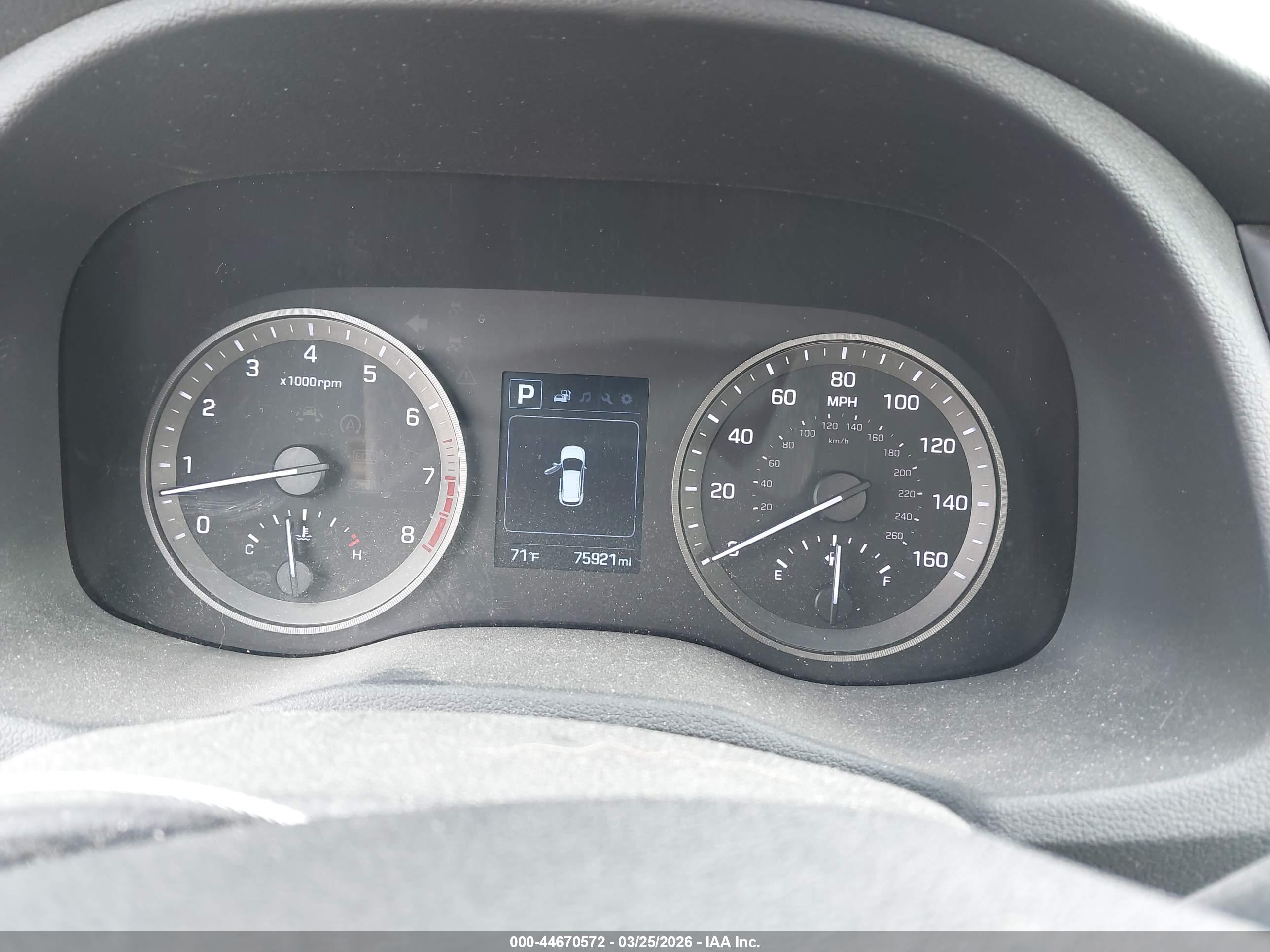 HYUNDAI TUCSON image 7