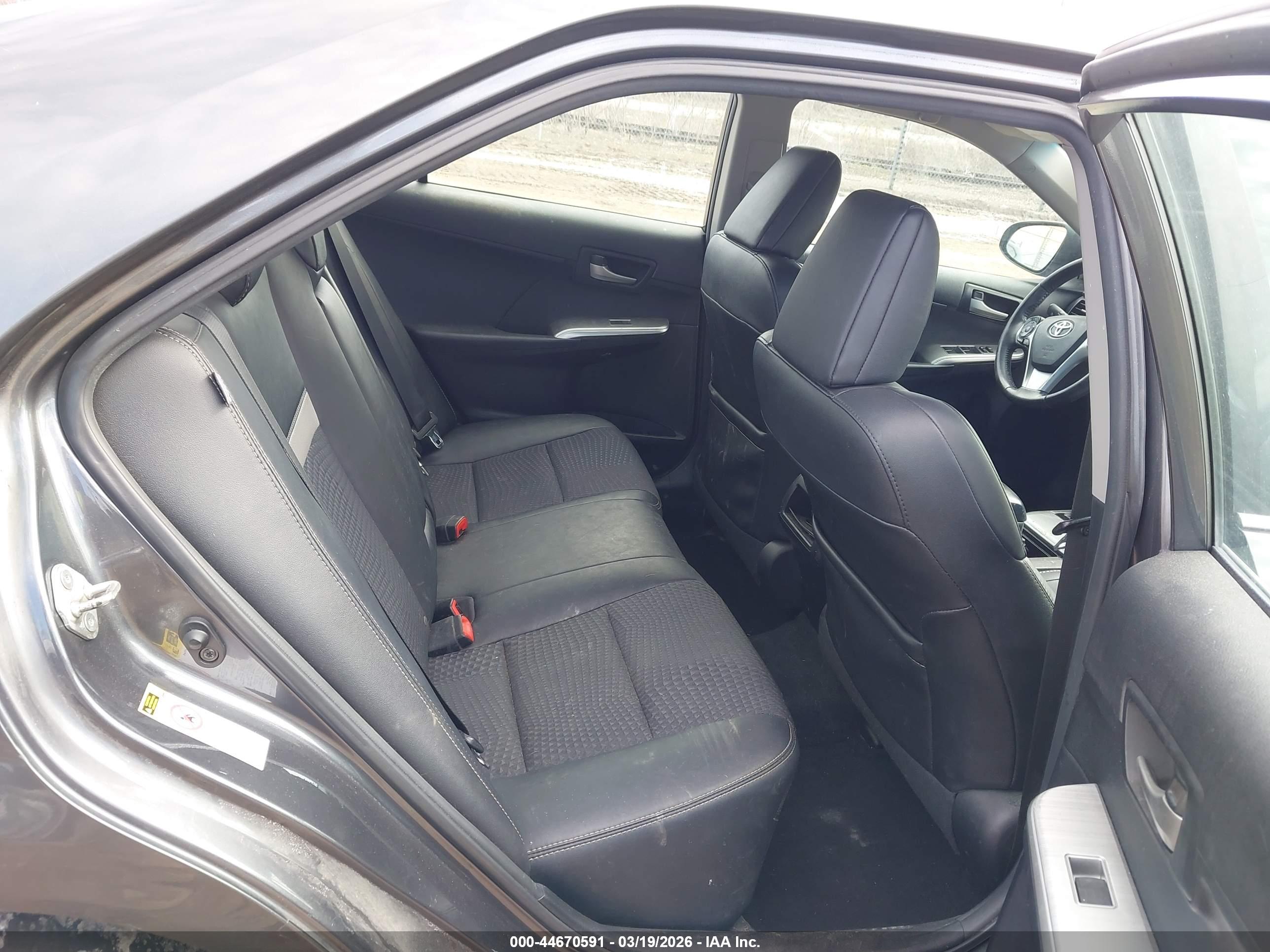 TOYOTA CAMRY image 8