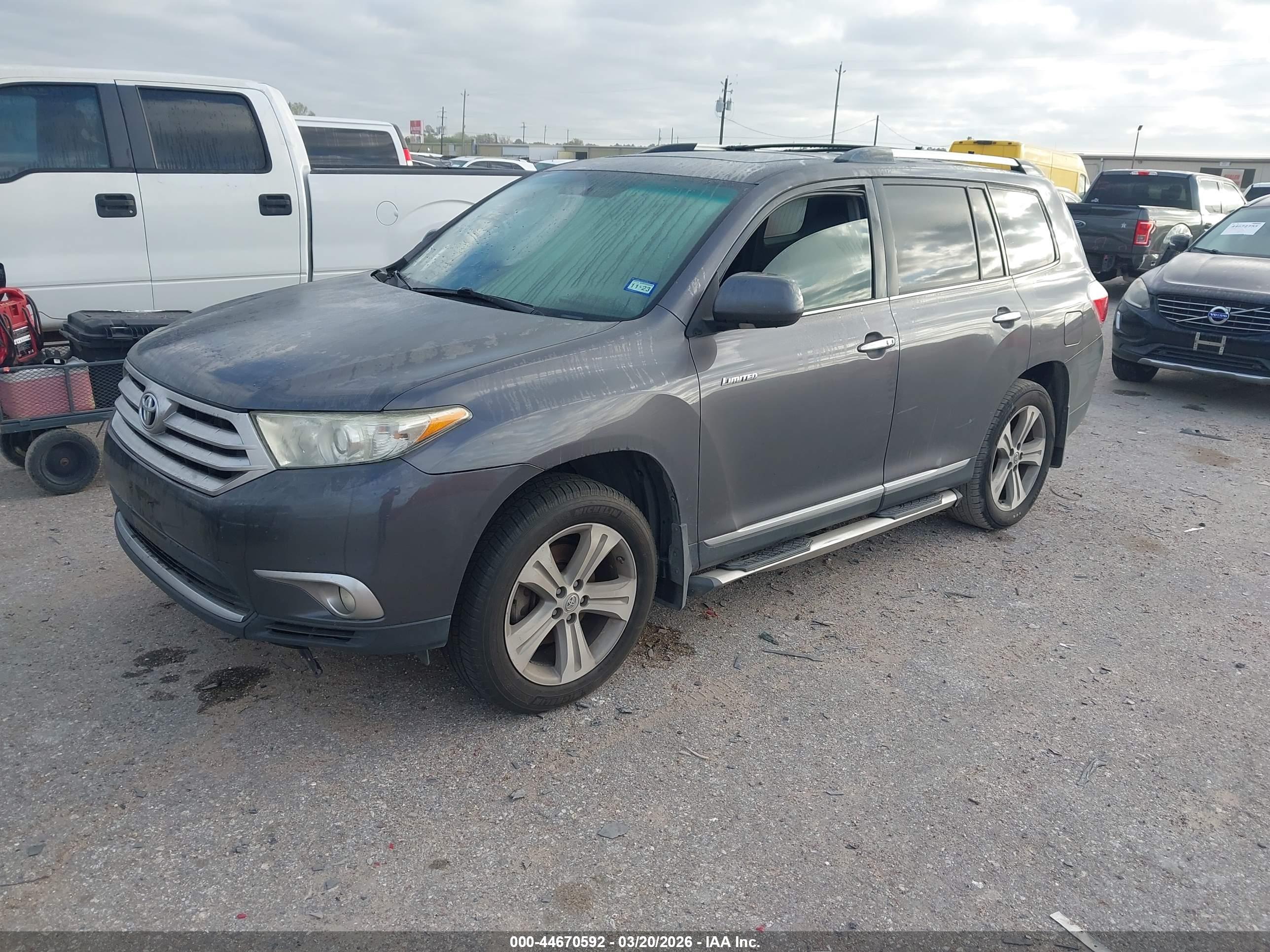 TOYOTA HIGHLANDER image 2