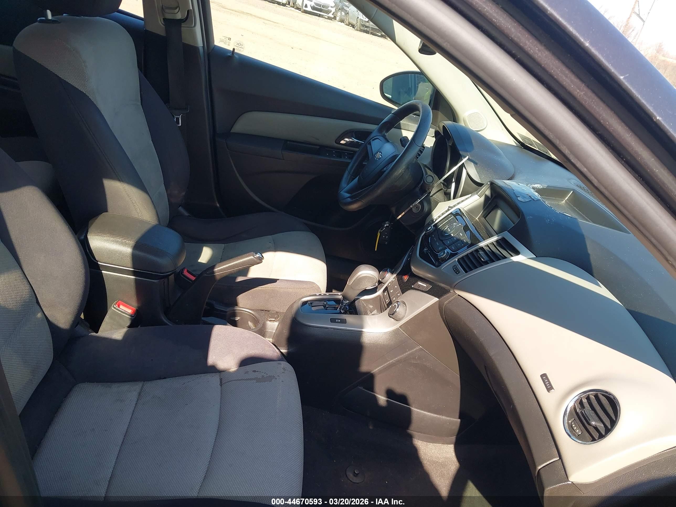 CHEVROLET CRUZE image 5