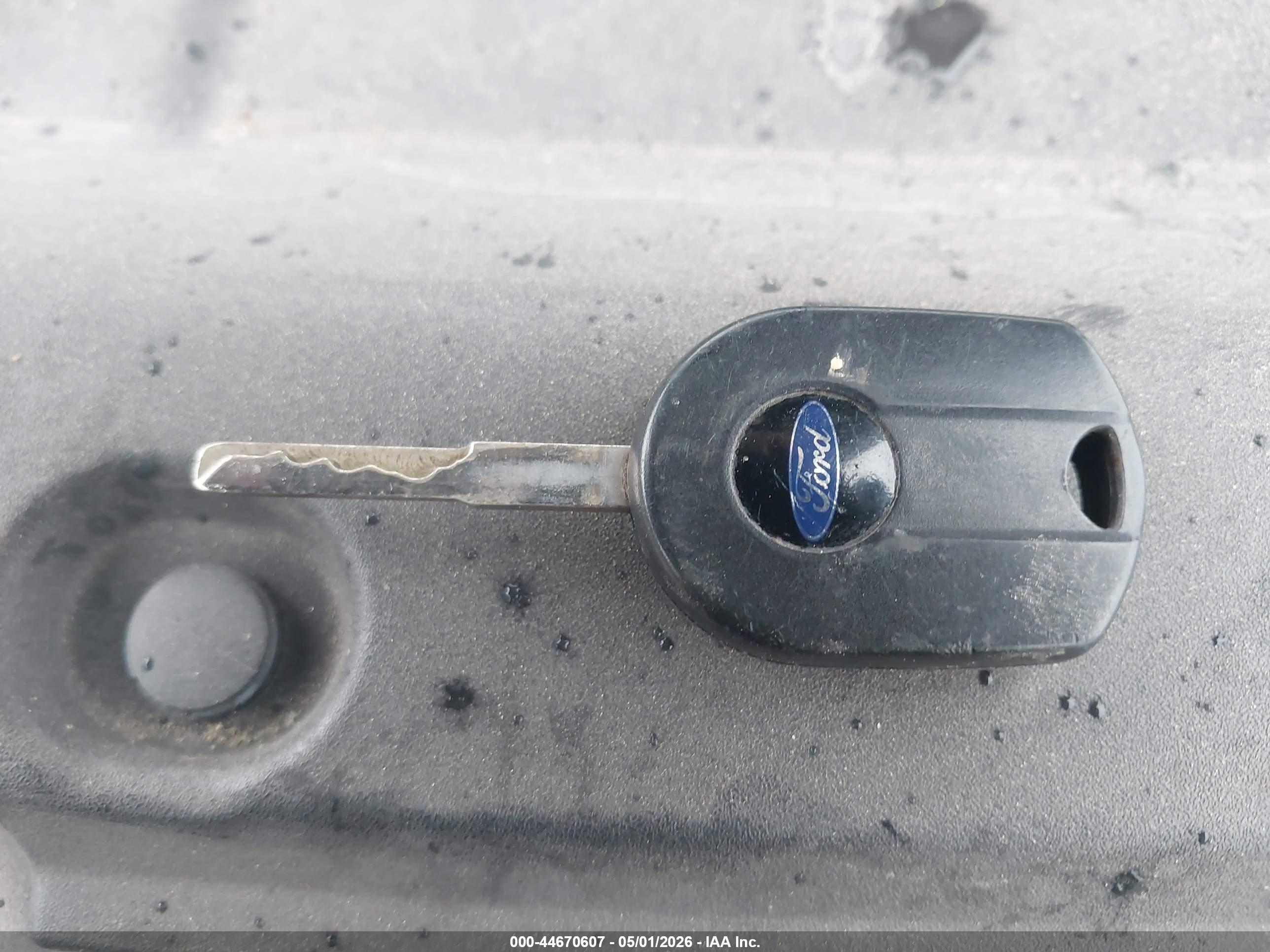 FORD ESCAPE image 11
