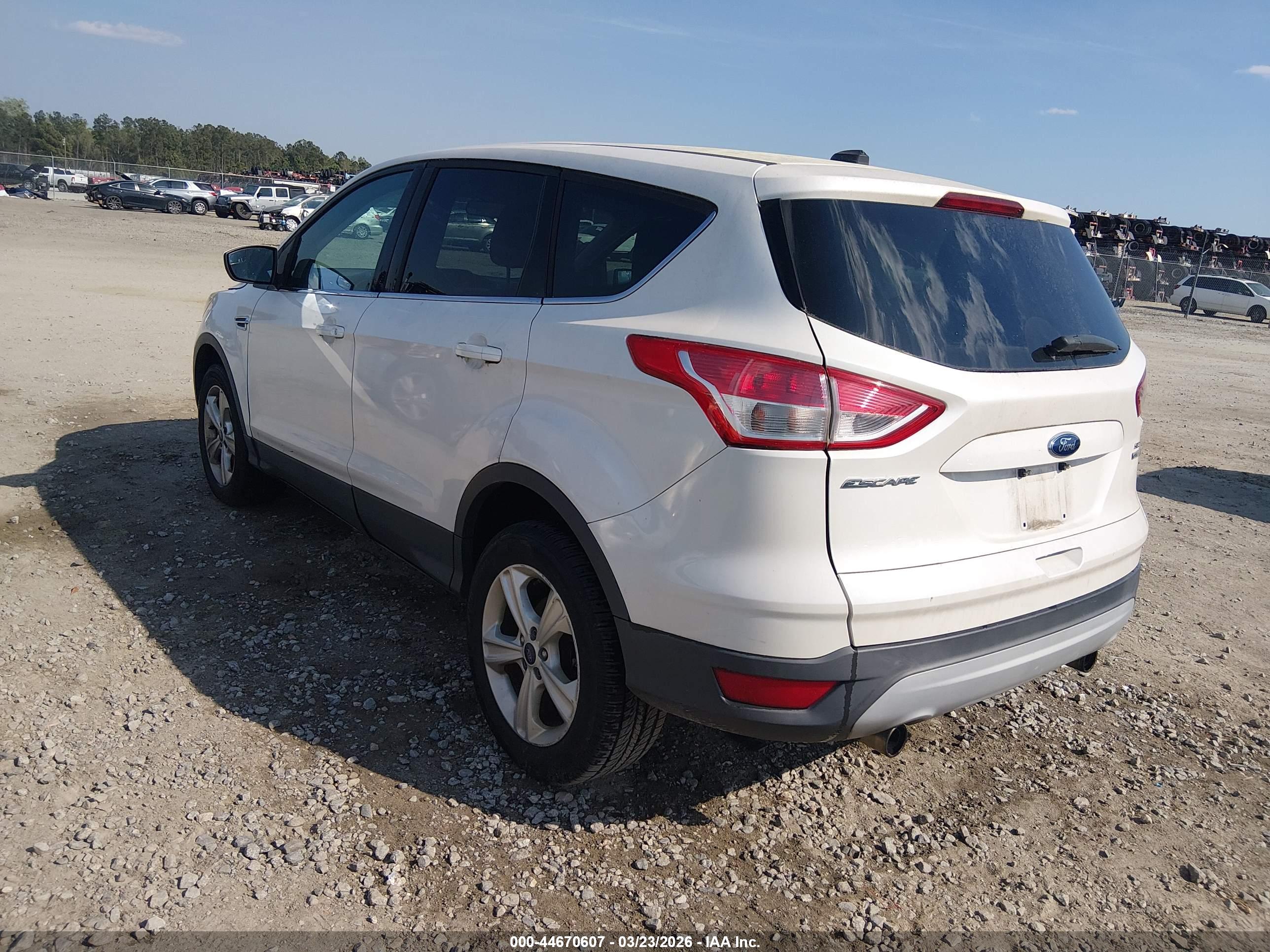 FORD ESCAPE image 3