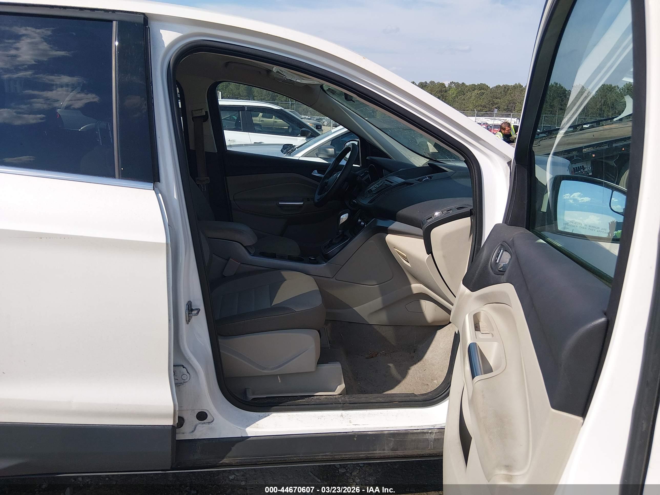 FORD ESCAPE image 5
