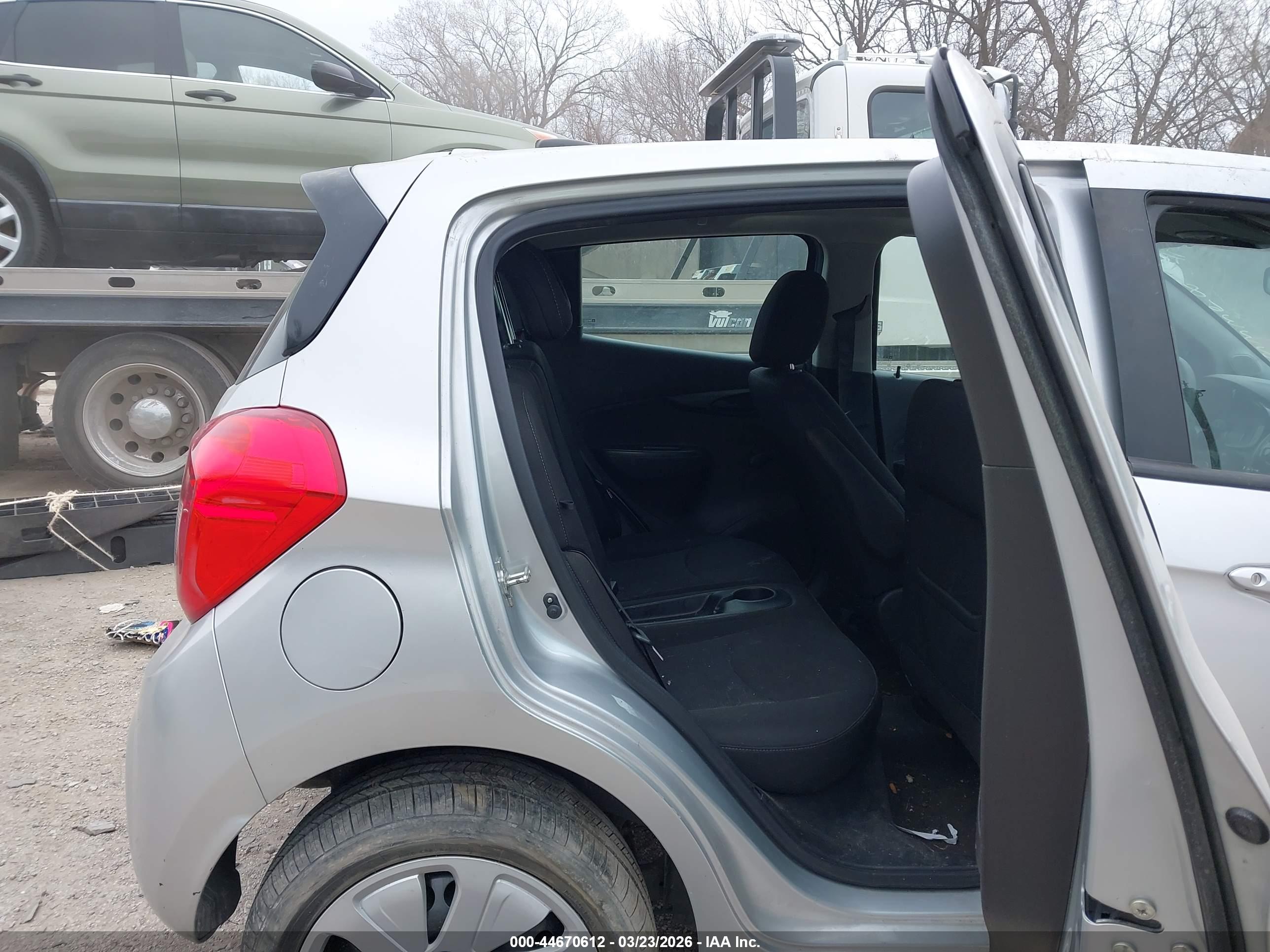 CHEVROLET SPARK image 8