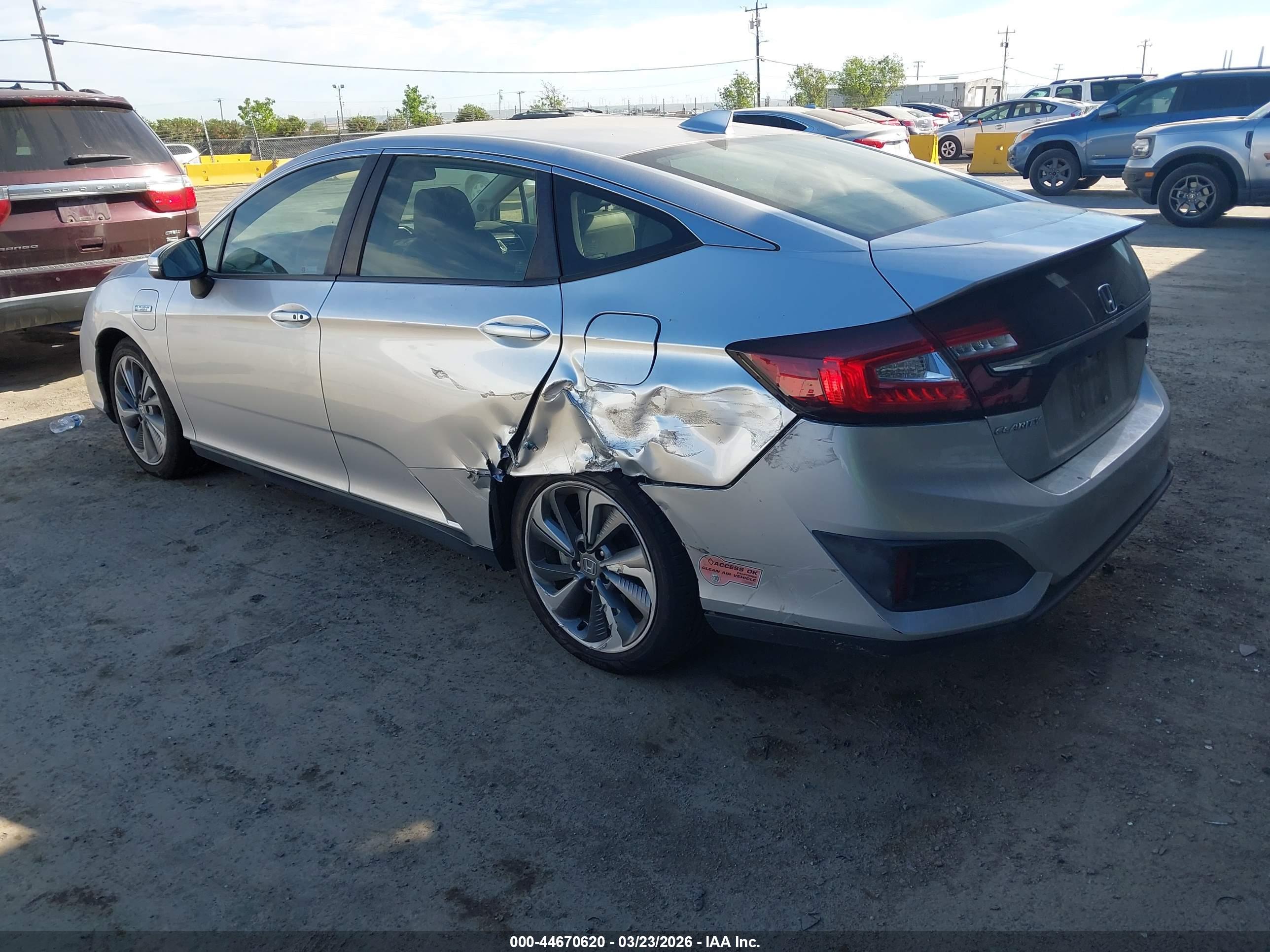 HONDA CLARITY image 3