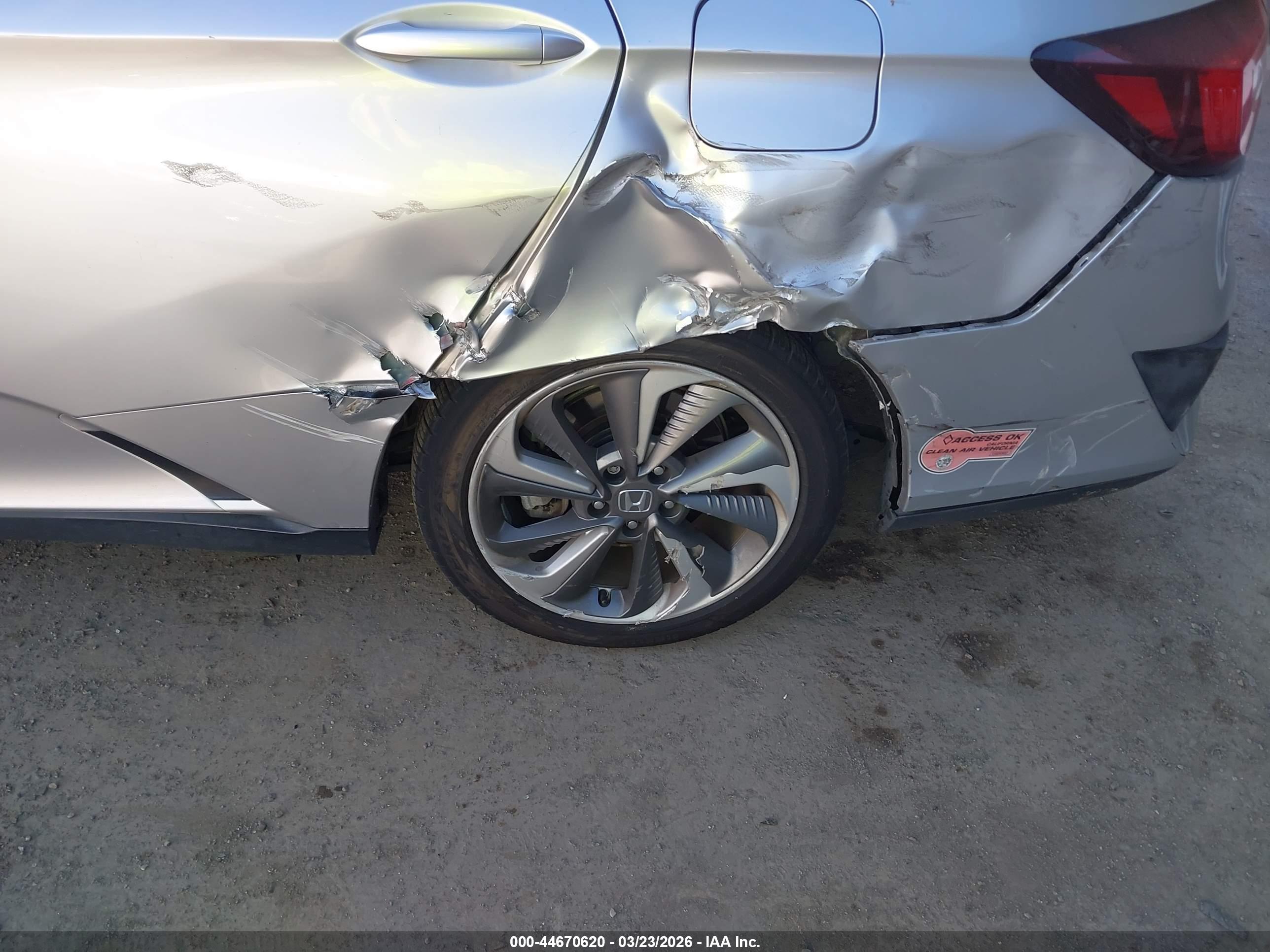HONDA CLARITY image 6