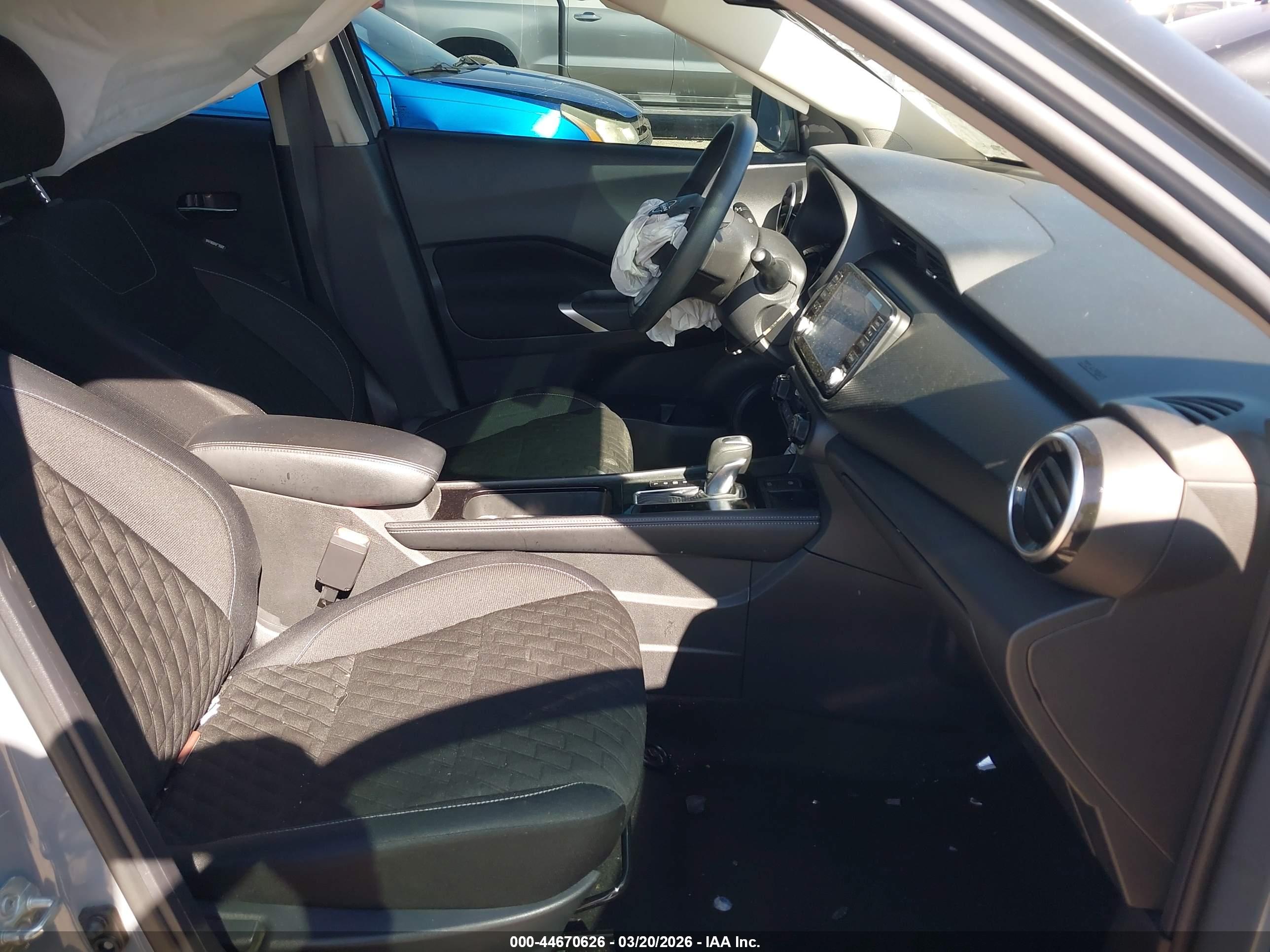 NISSAN KICKS image 5