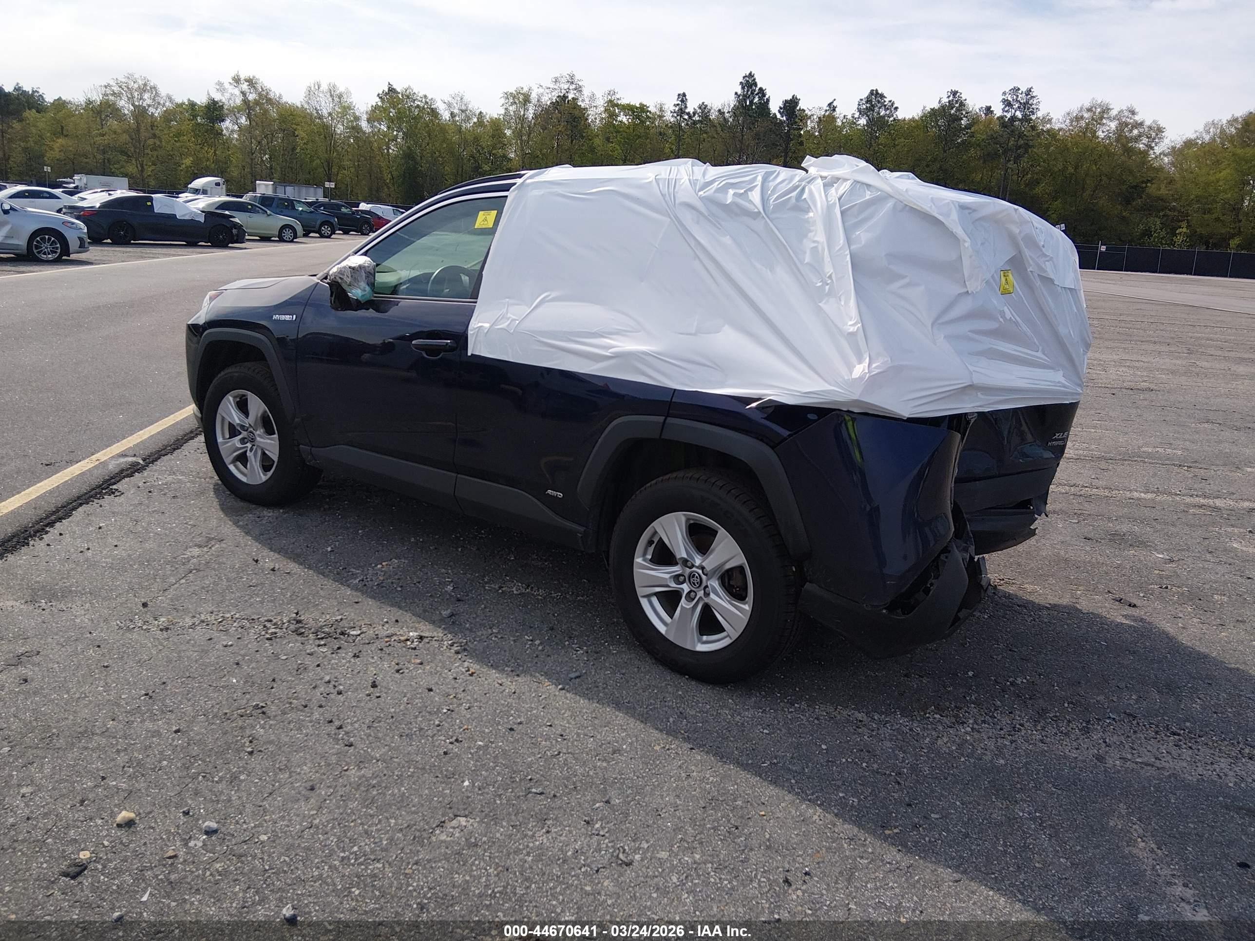 TOYOTA RAV4 image 3