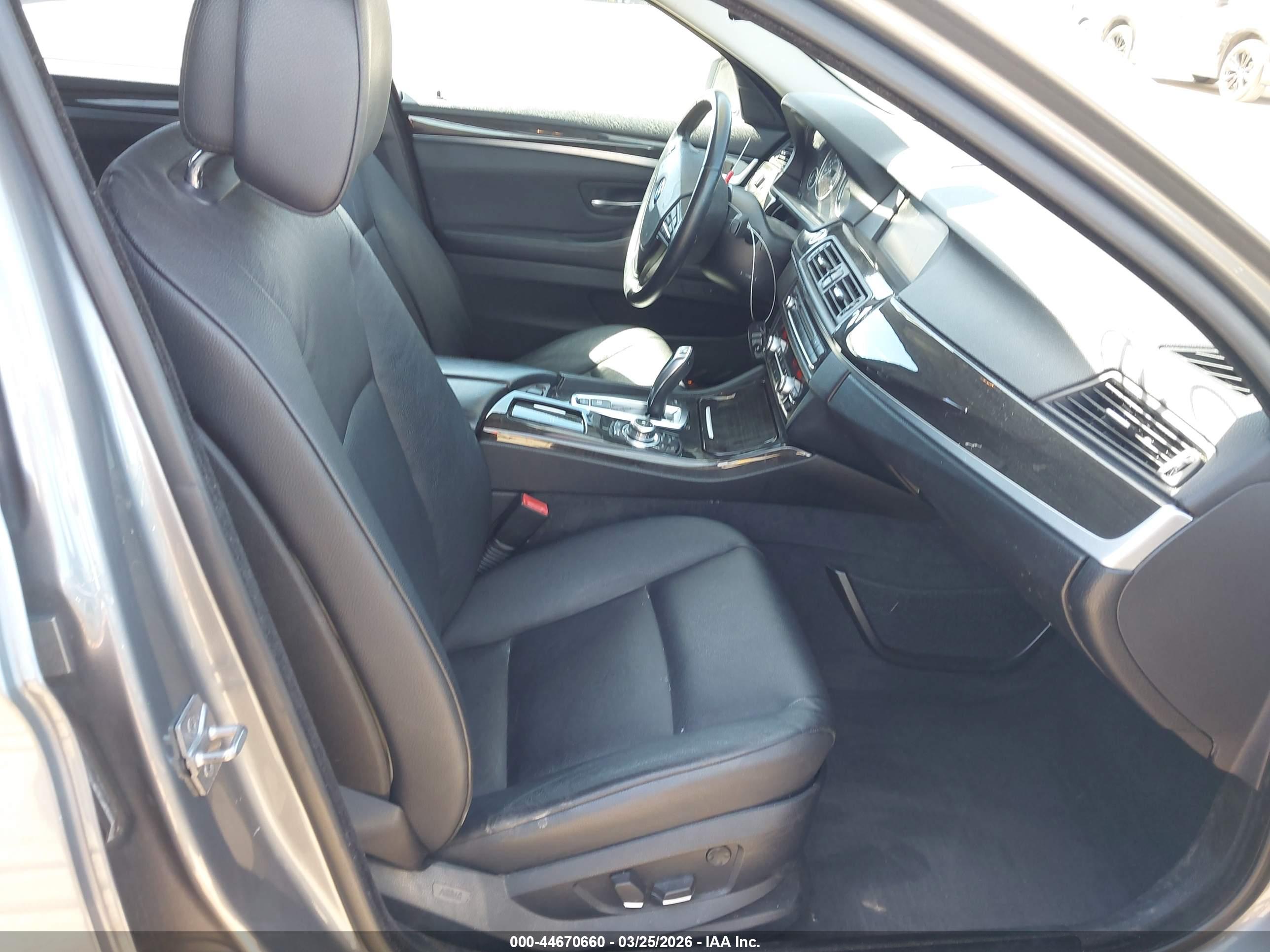 BMW 528I image 5