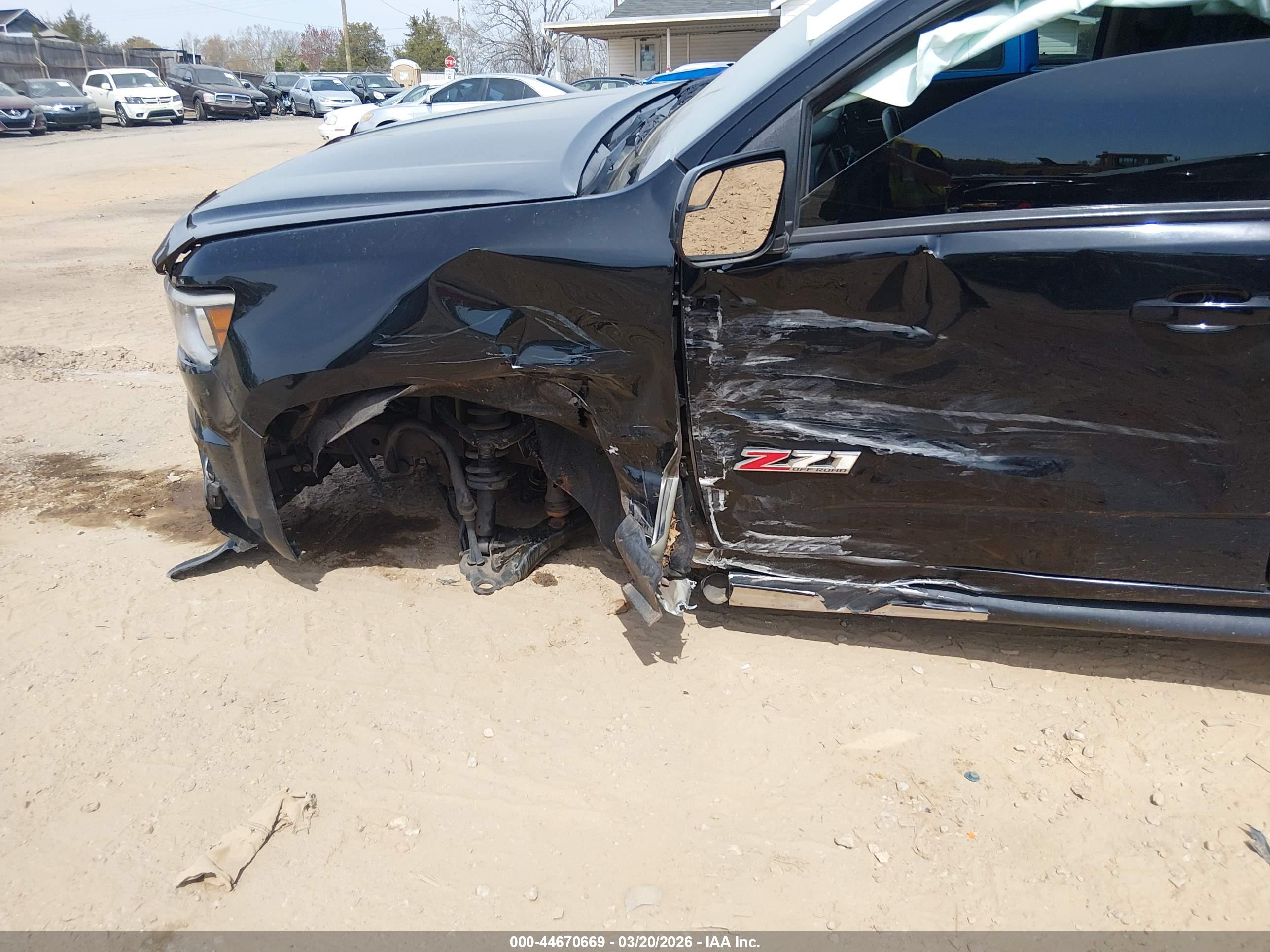 CHEVROLET COLORADO image 6