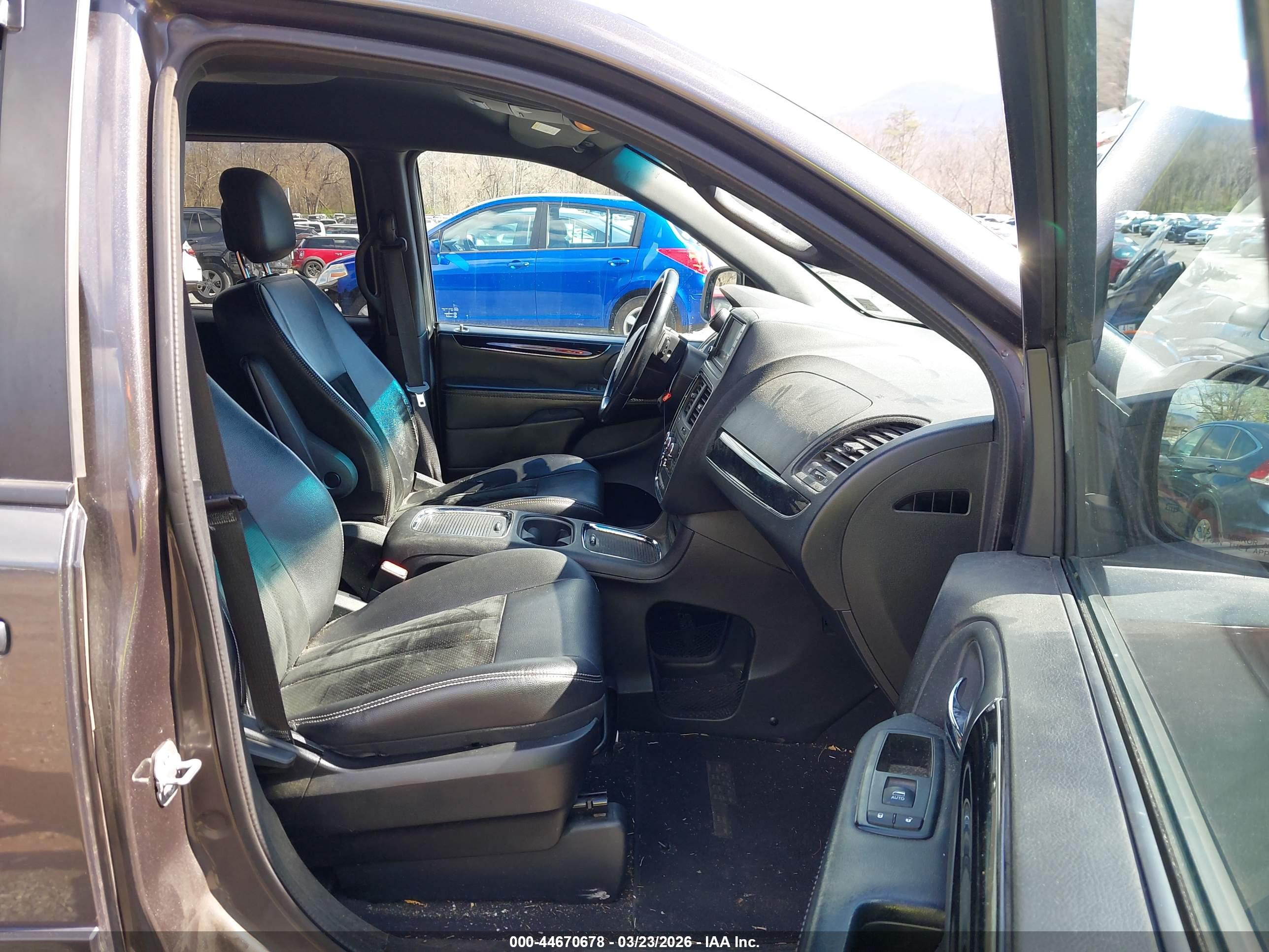 DODGE GRAND image 5