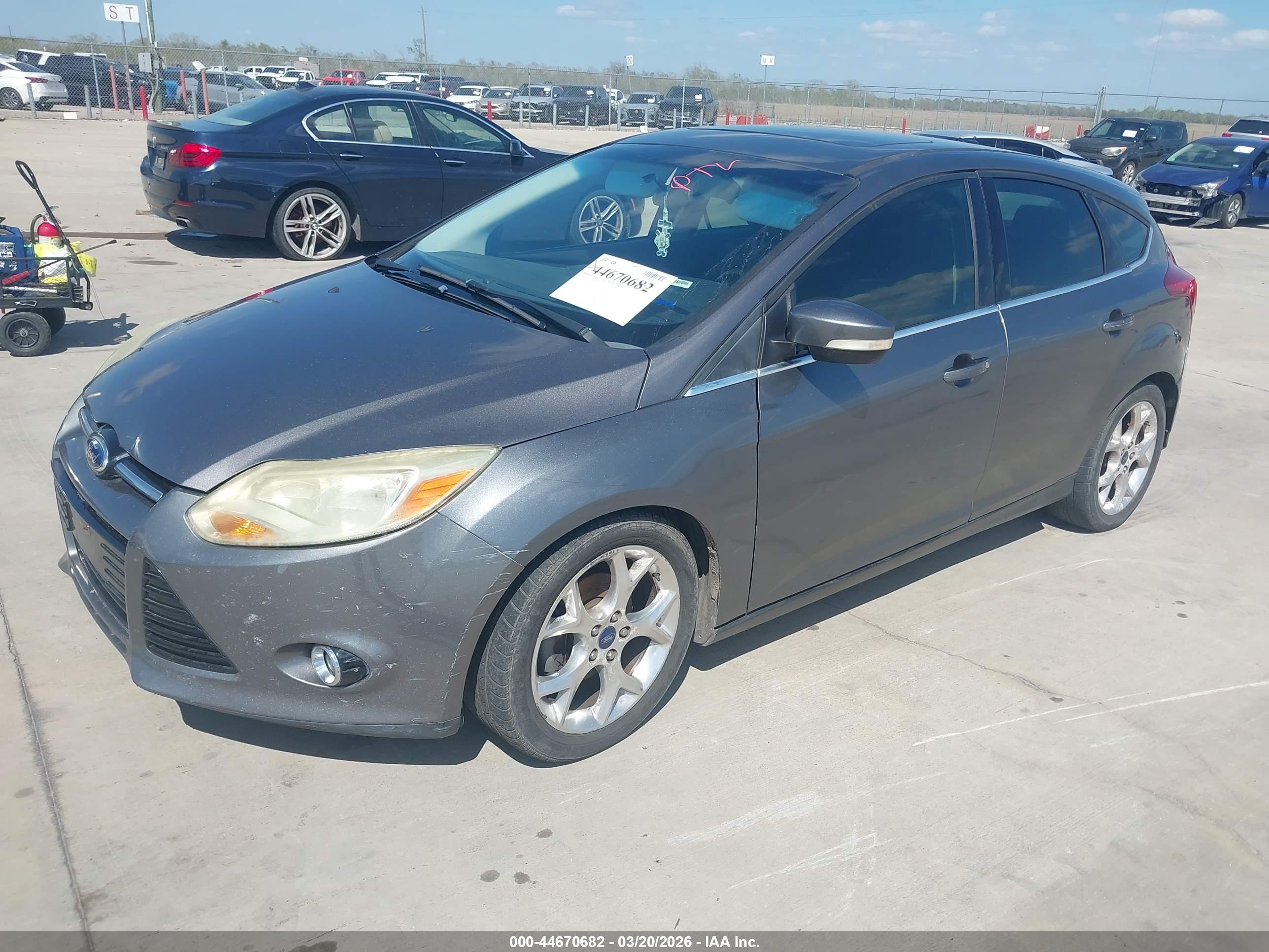 FORD FOCUS image 2