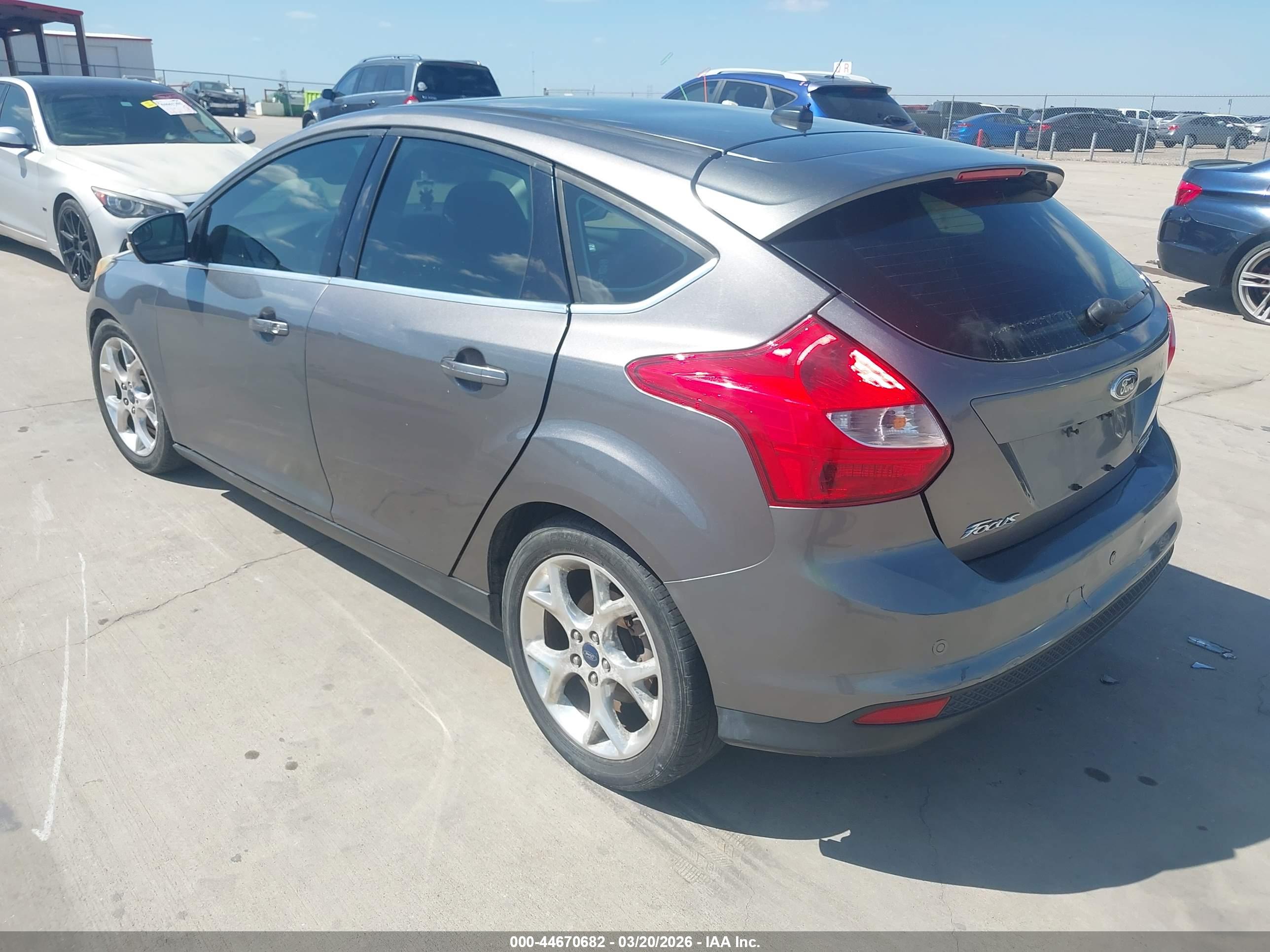 FORD FOCUS image 3