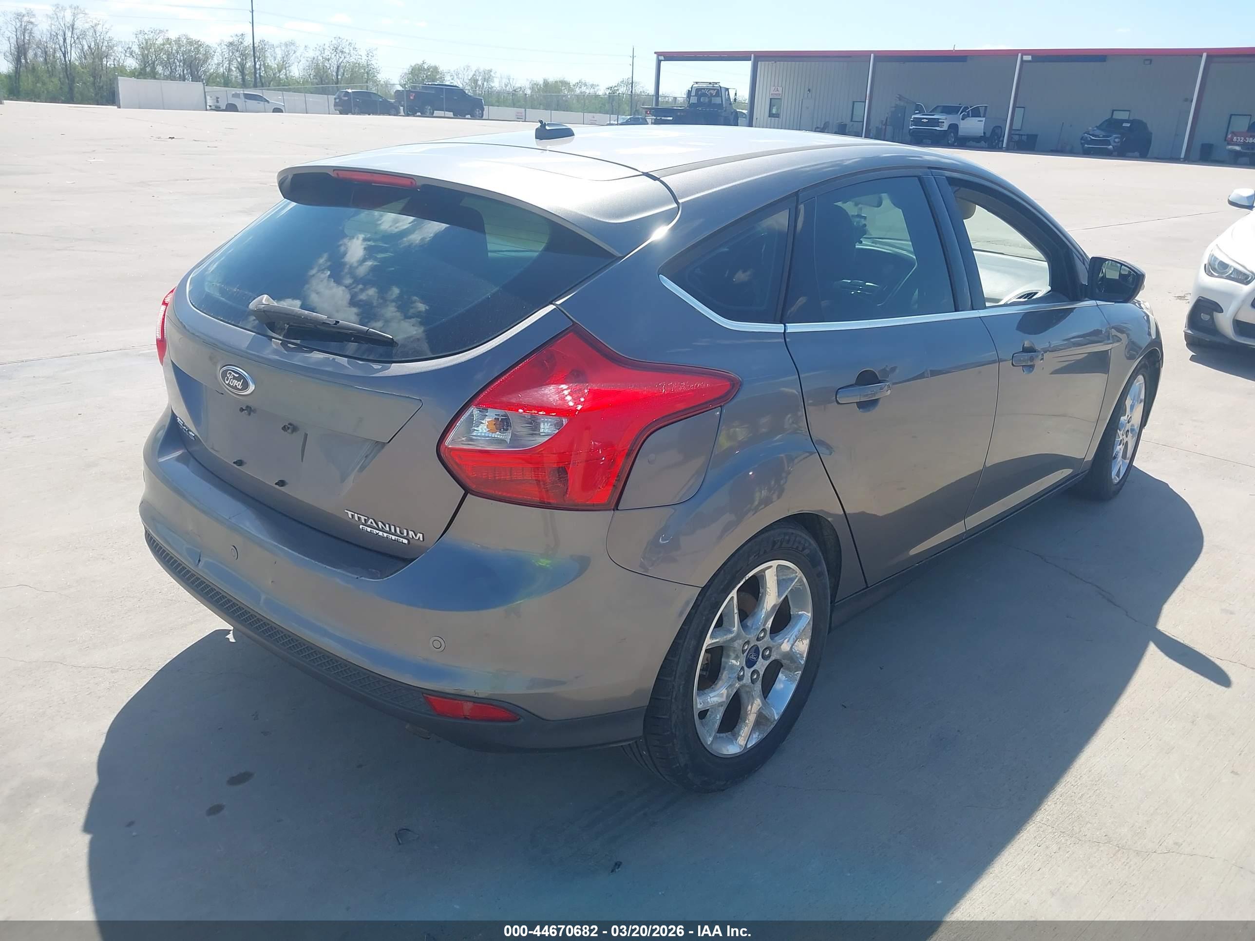 FORD FOCUS image 4