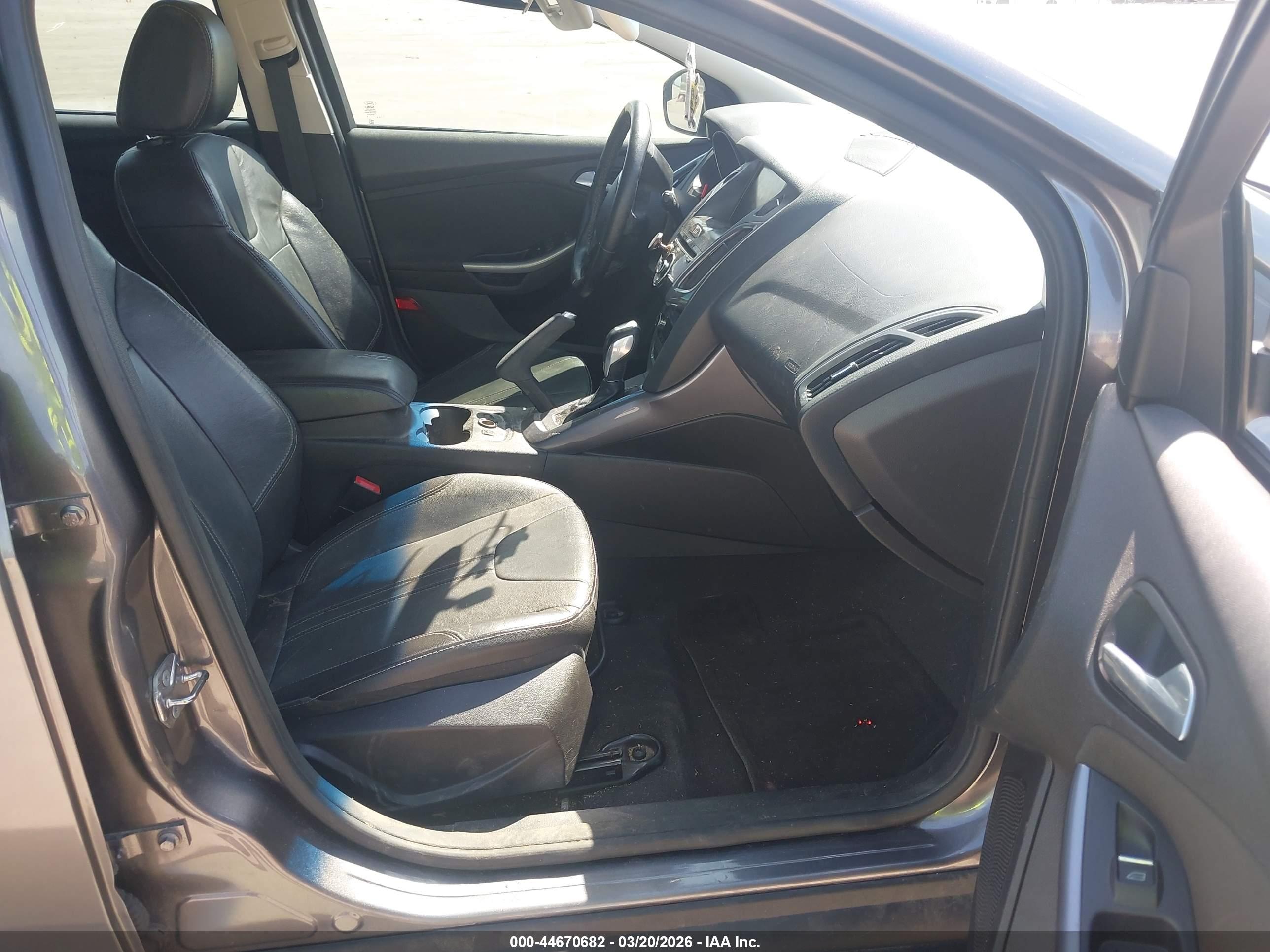 FORD FOCUS image 5