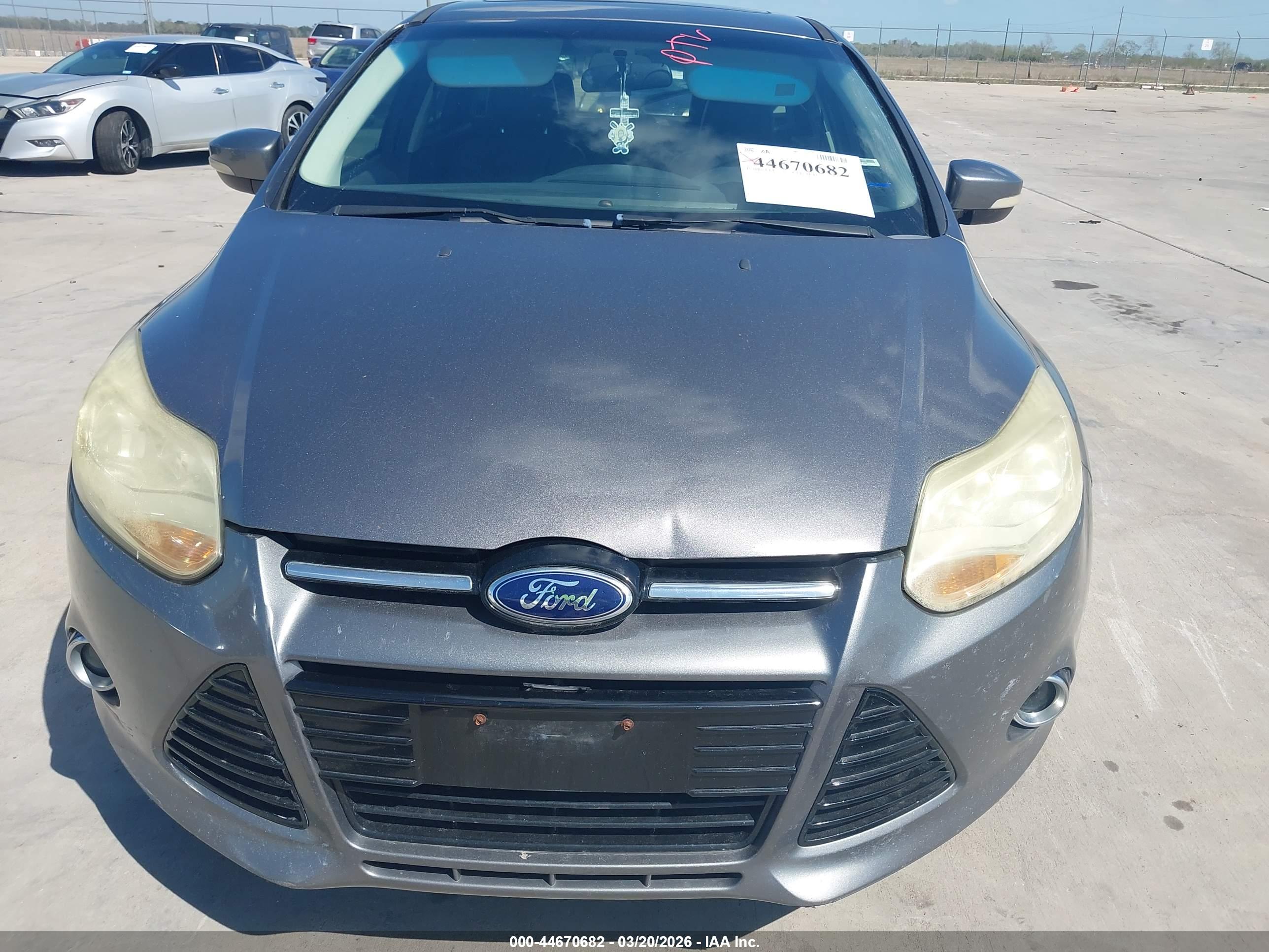 FORD FOCUS image 6