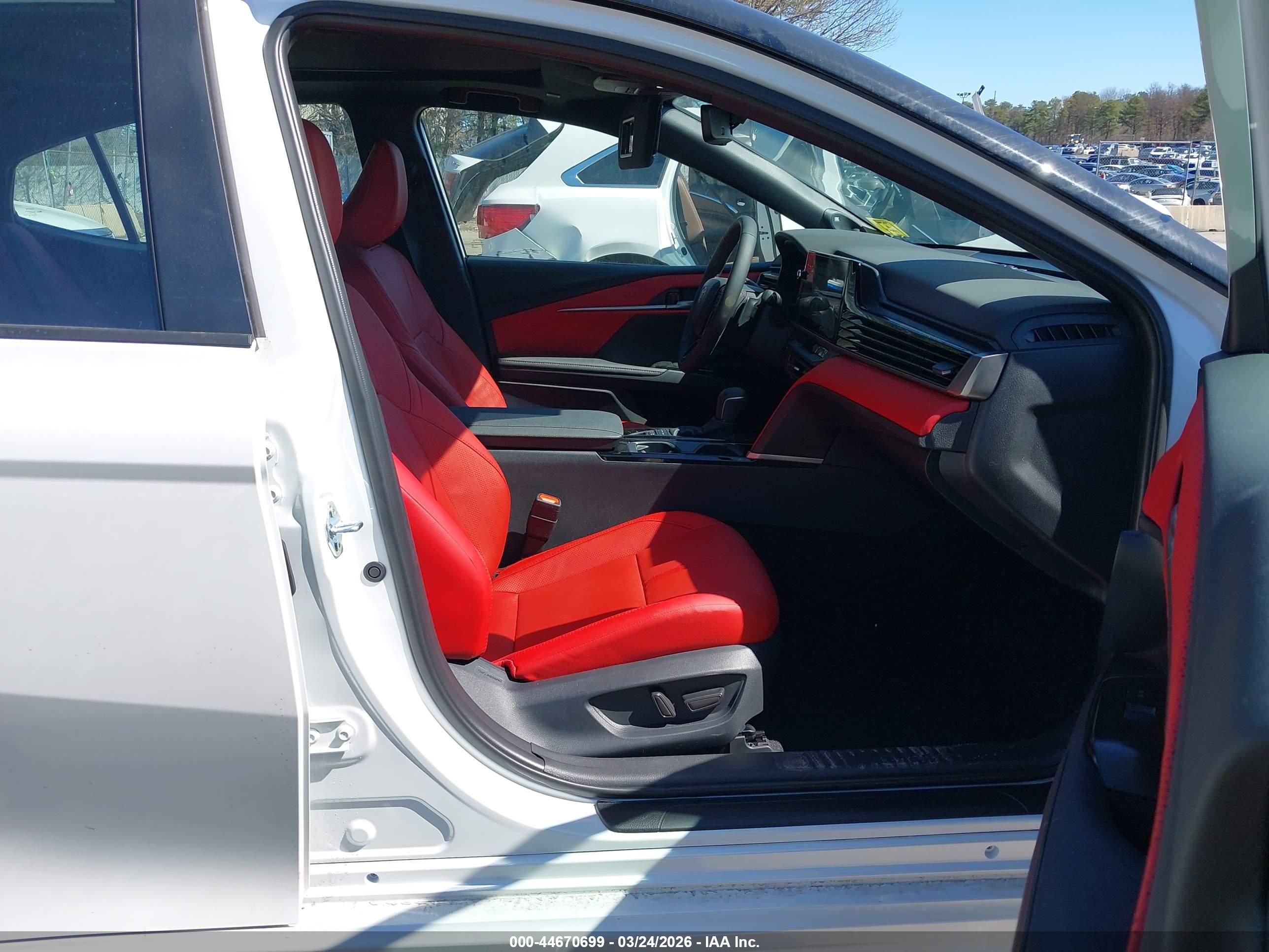 TOYOTA CAMRY image 5