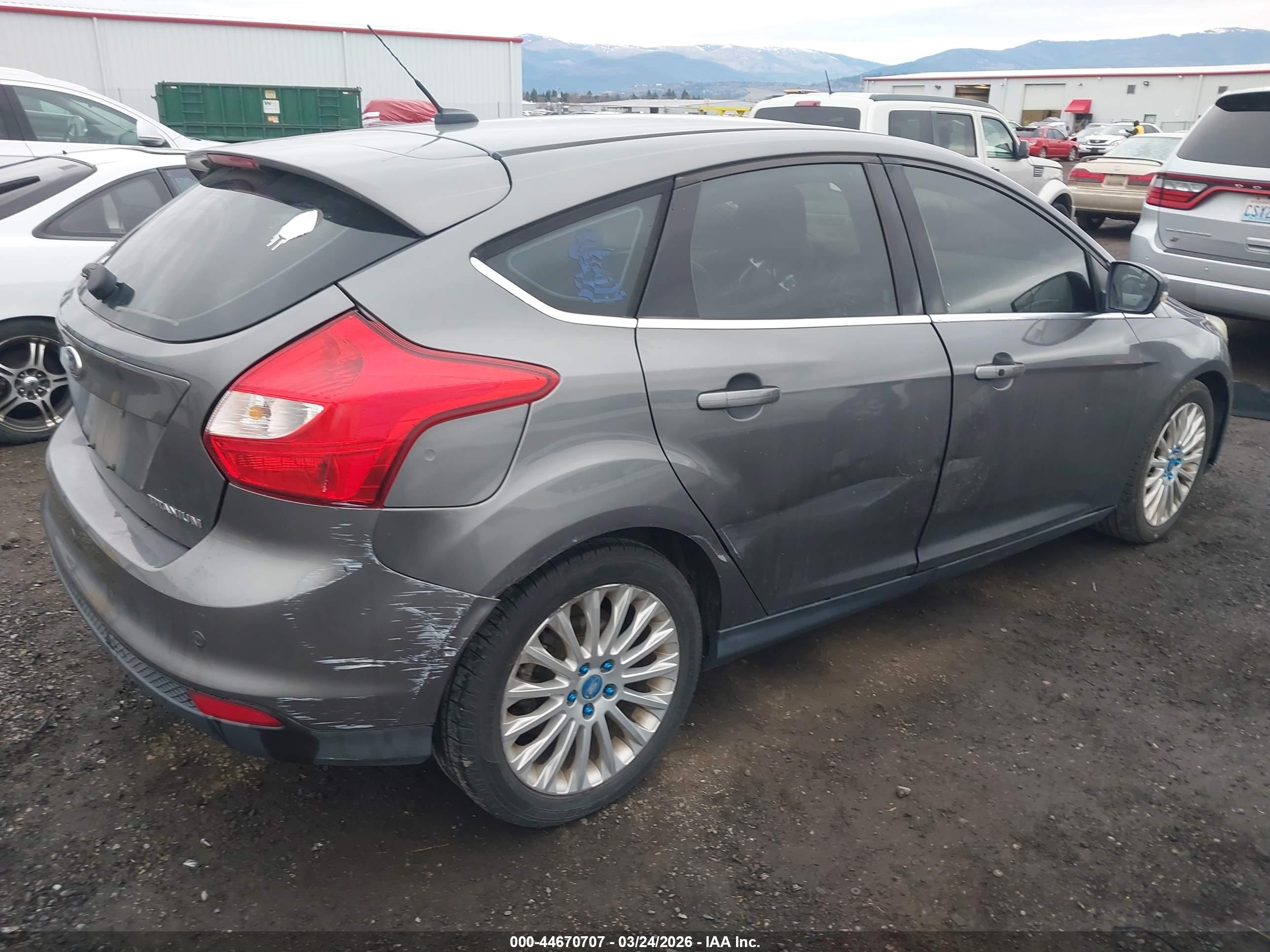 FORD FOCUS image 4