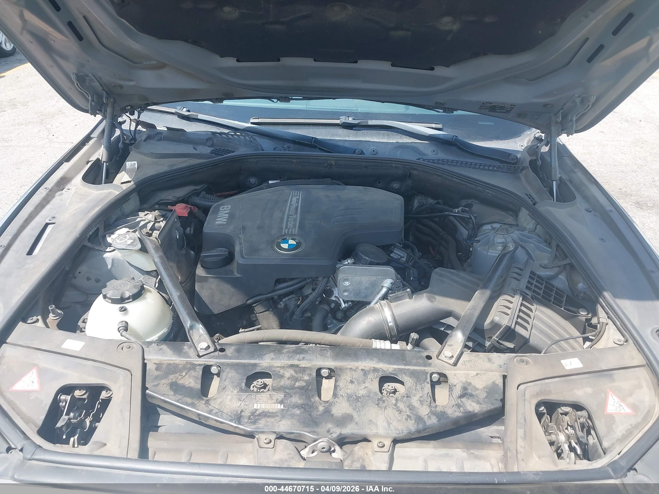BMW 528I image 10
