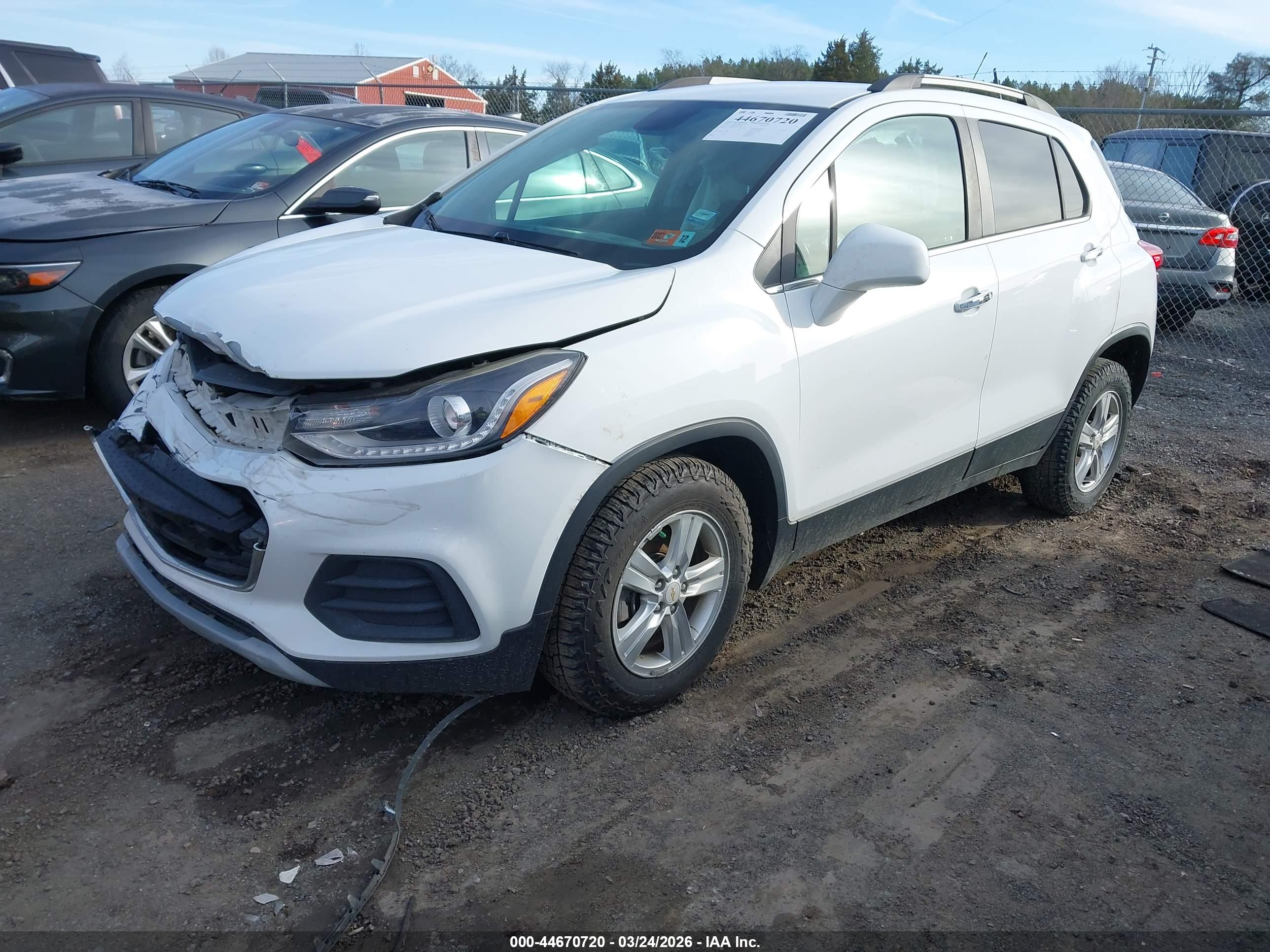 CHEVROLET TRAX image 2