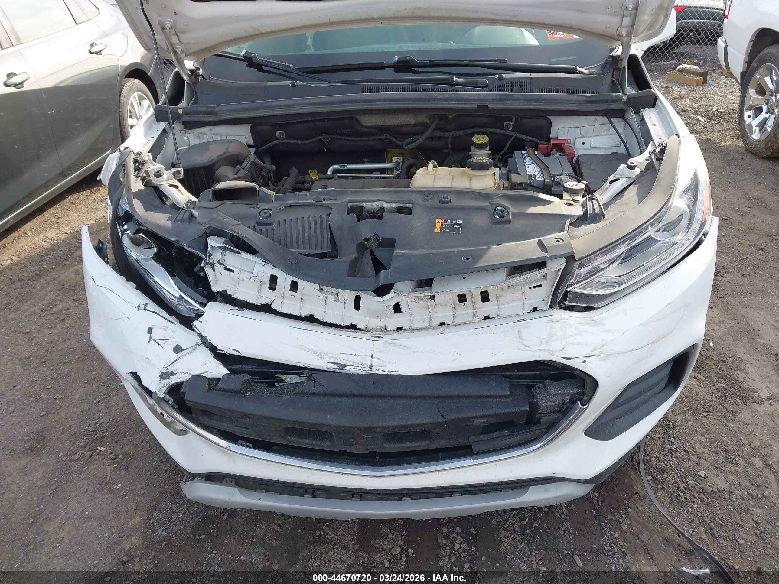 CHEVROLET TRAX image 6