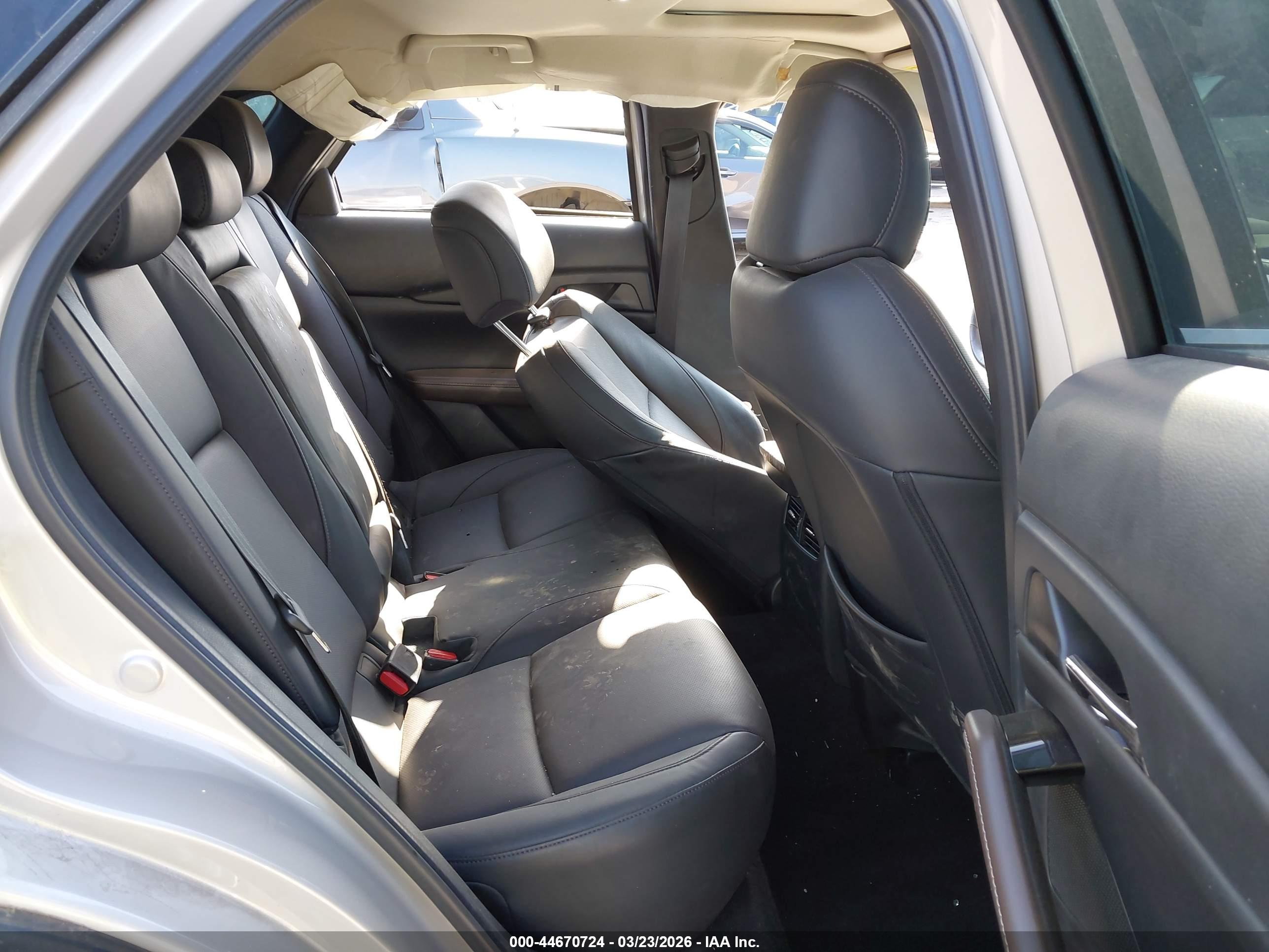 MAZDA CX-30 image 8