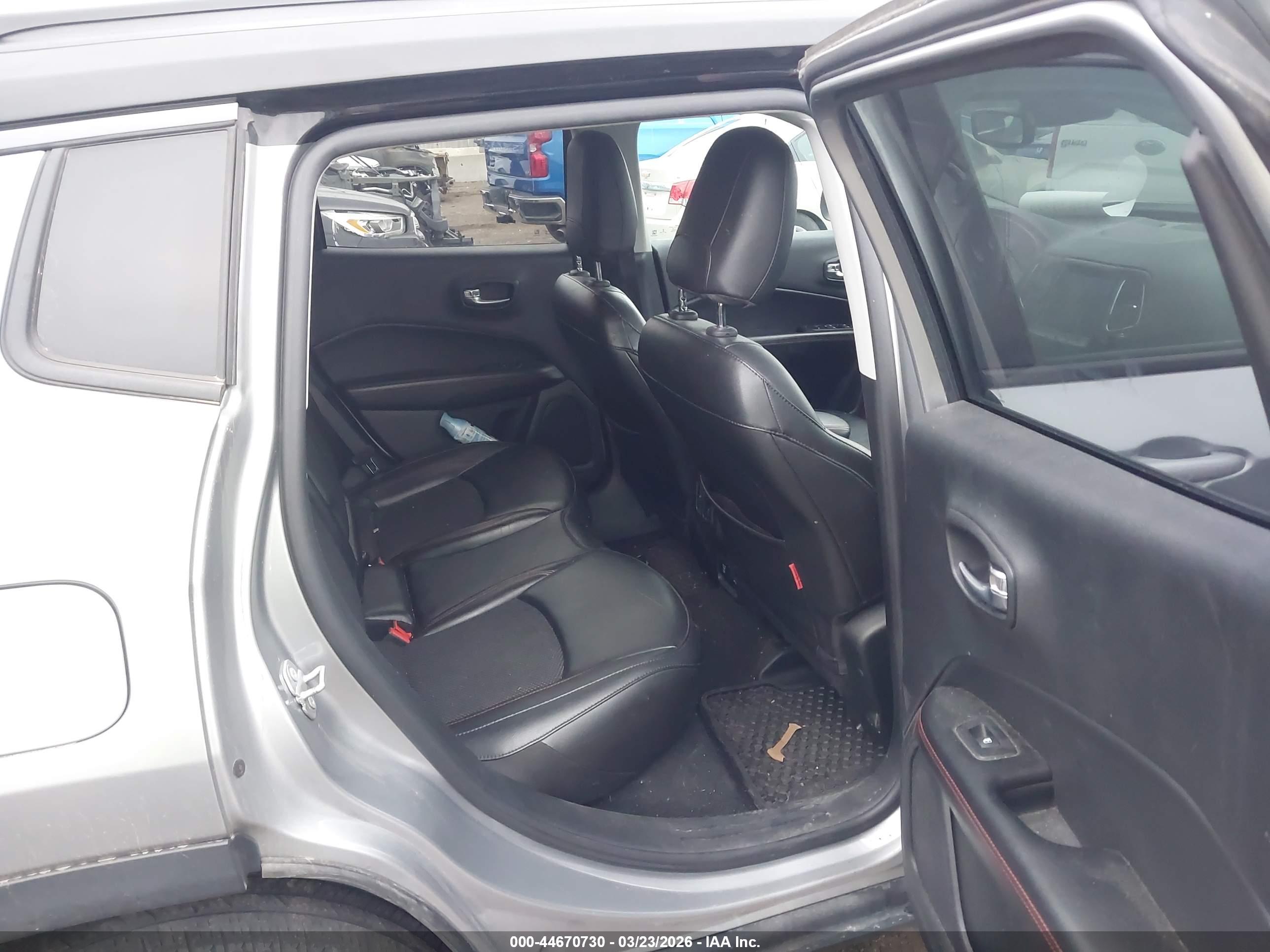 JEEP COMPASS image 8