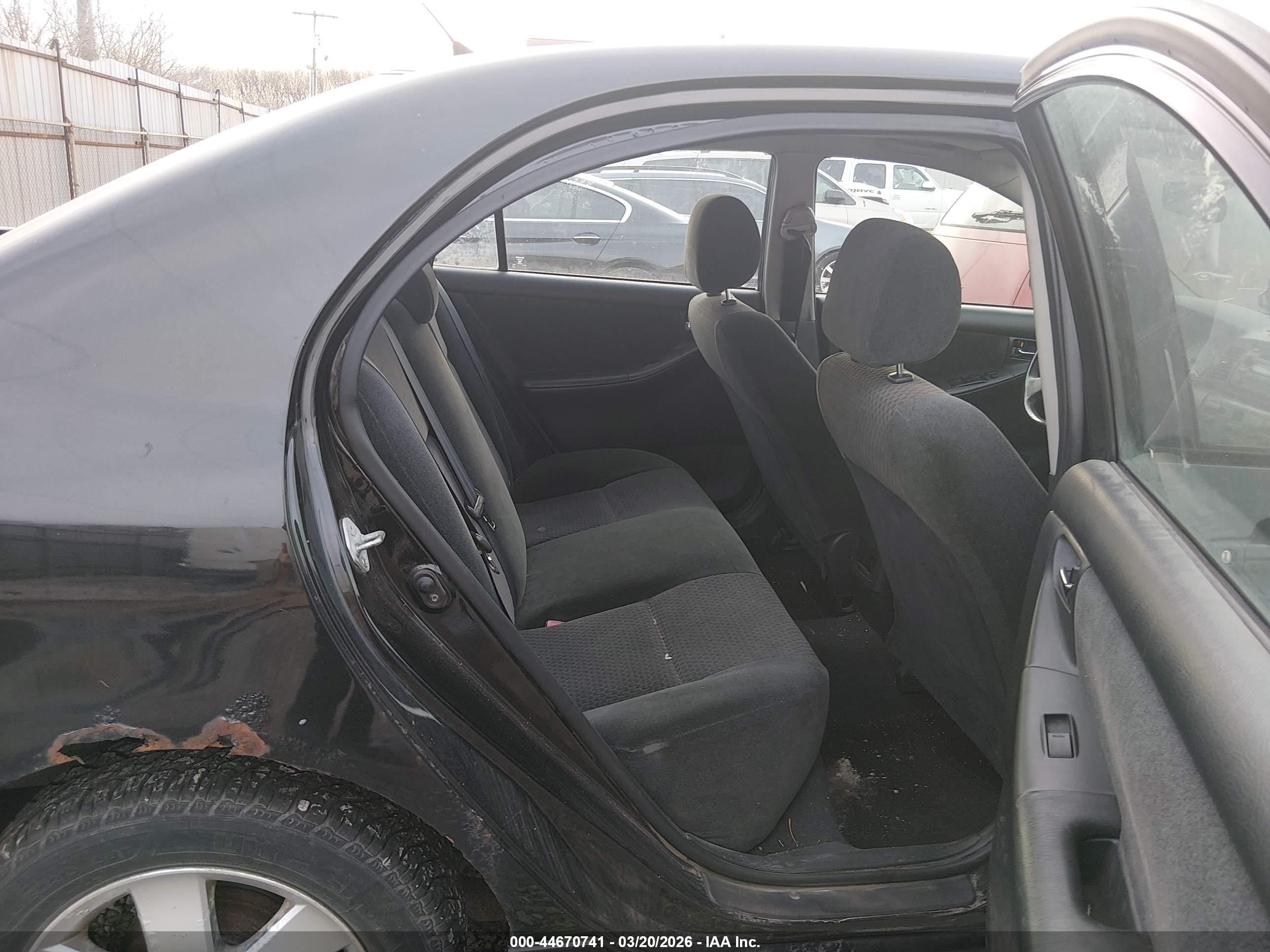 TOYOTA COROLLA image 8