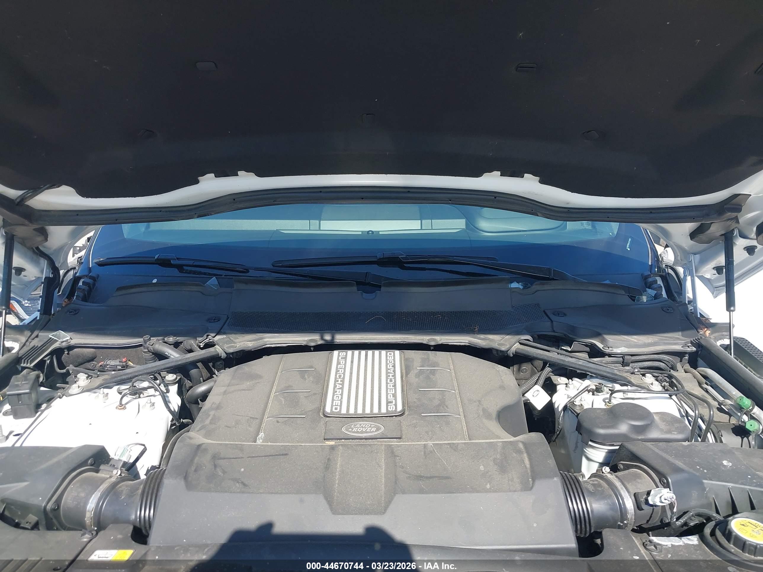 LAND ROVER image 10