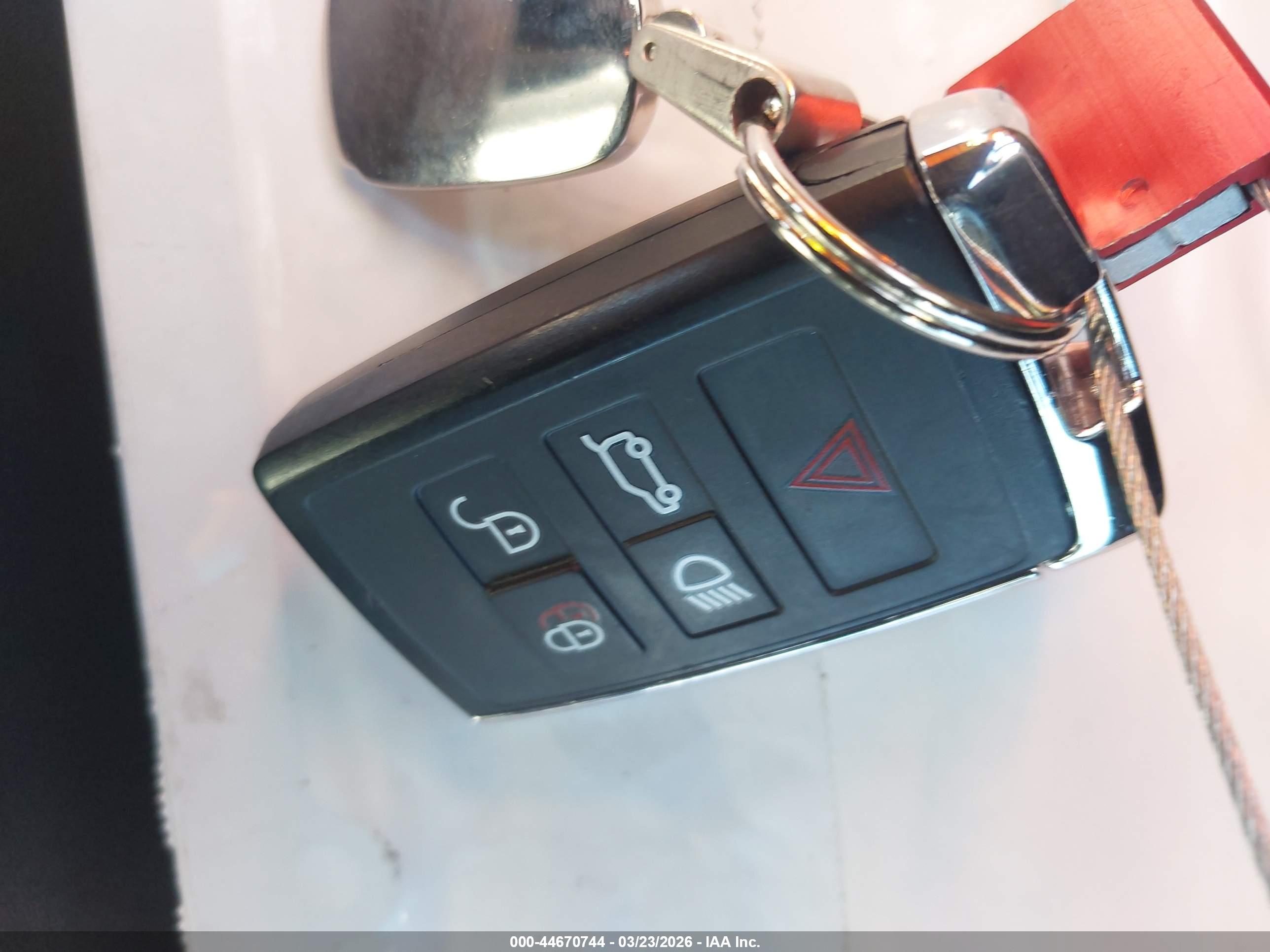 LAND ROVER image 11