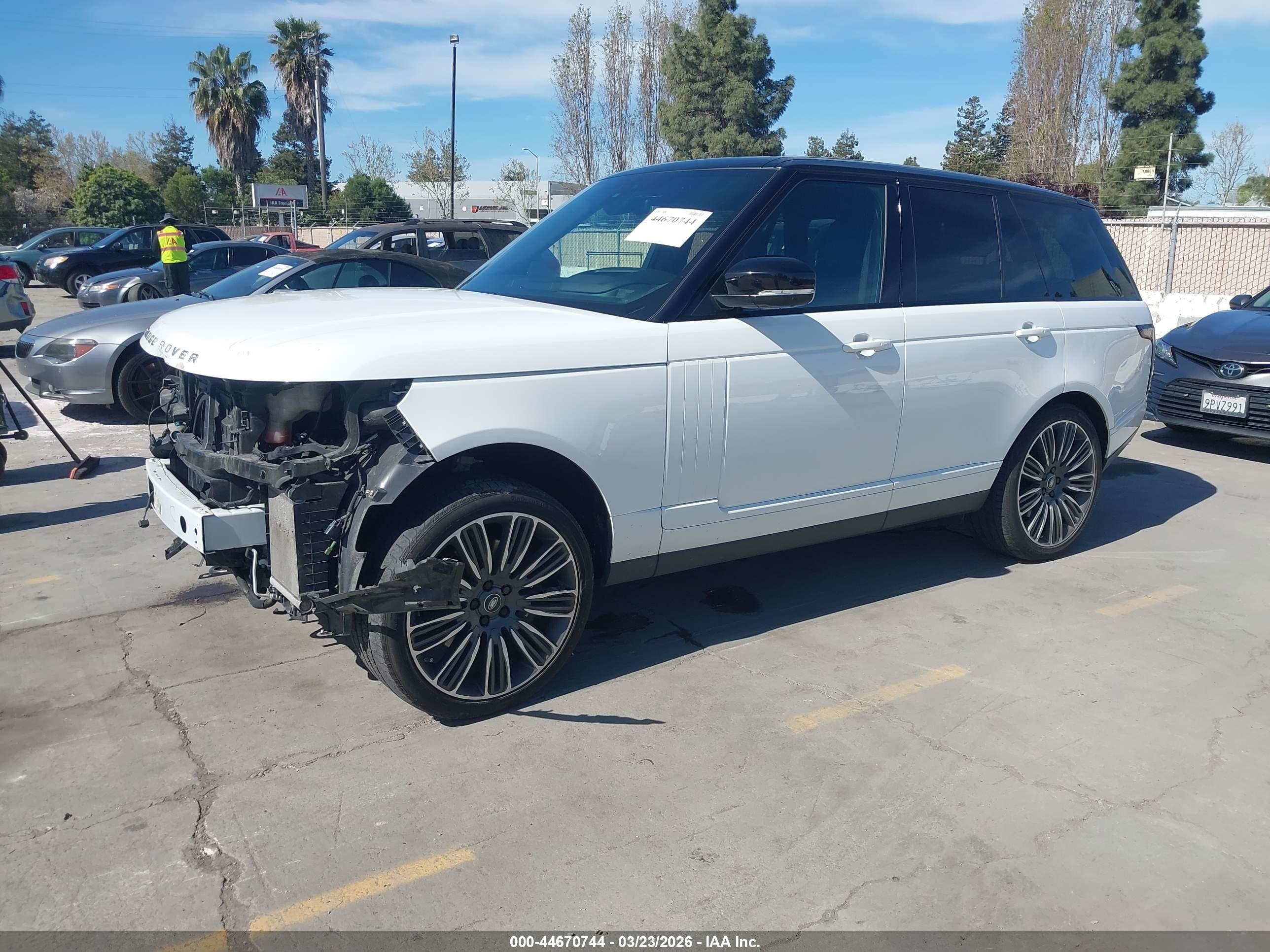 LAND ROVER image 2
