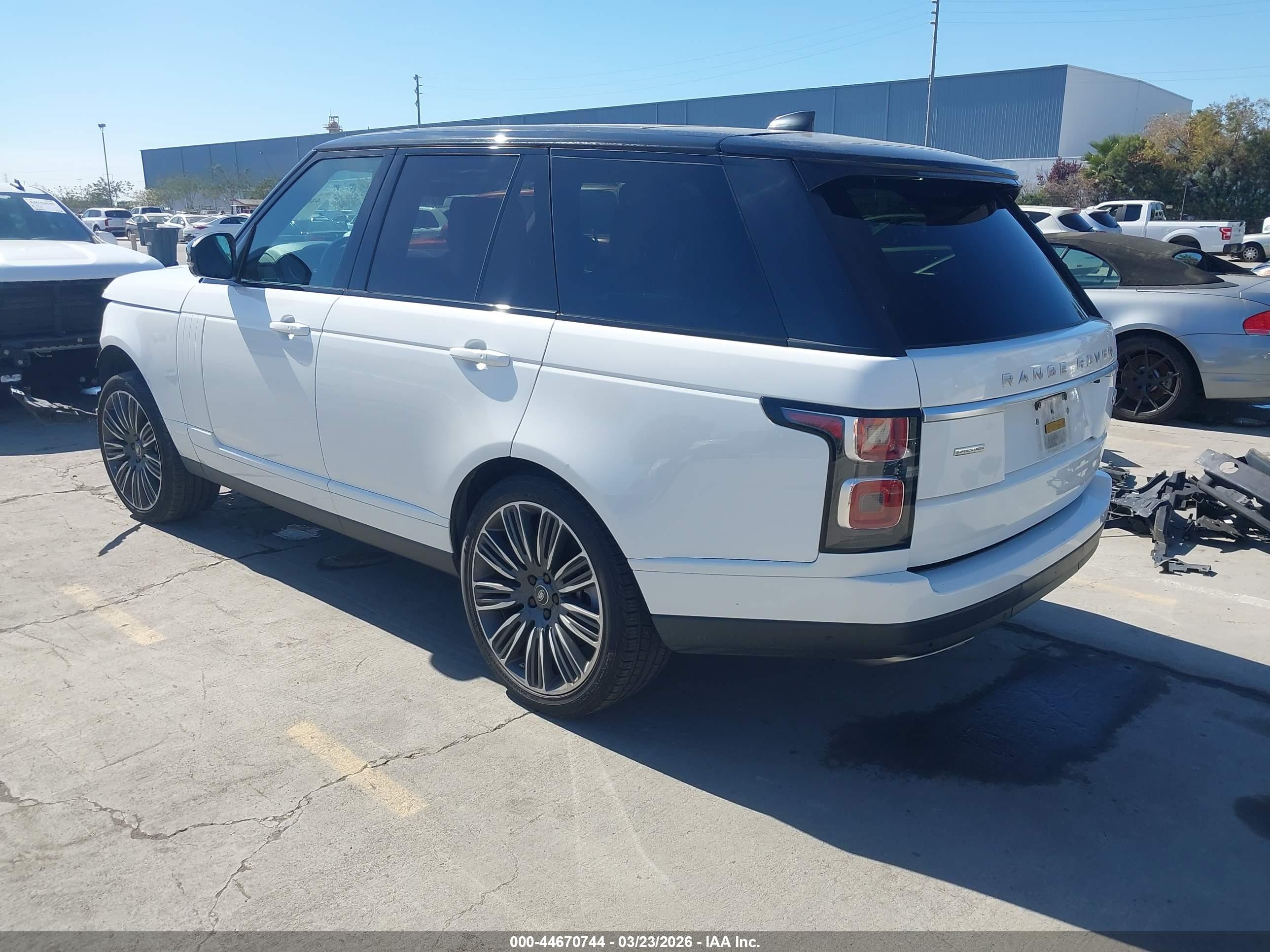 LAND ROVER image 3