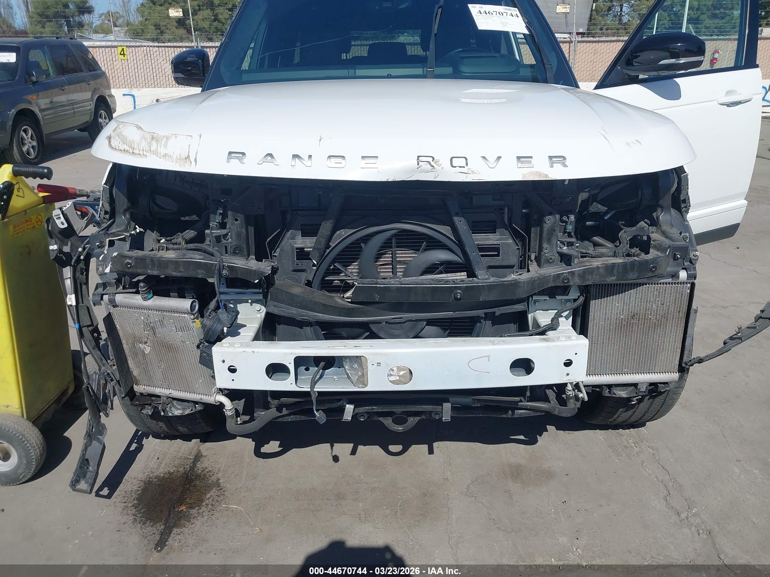 LAND ROVER image 6