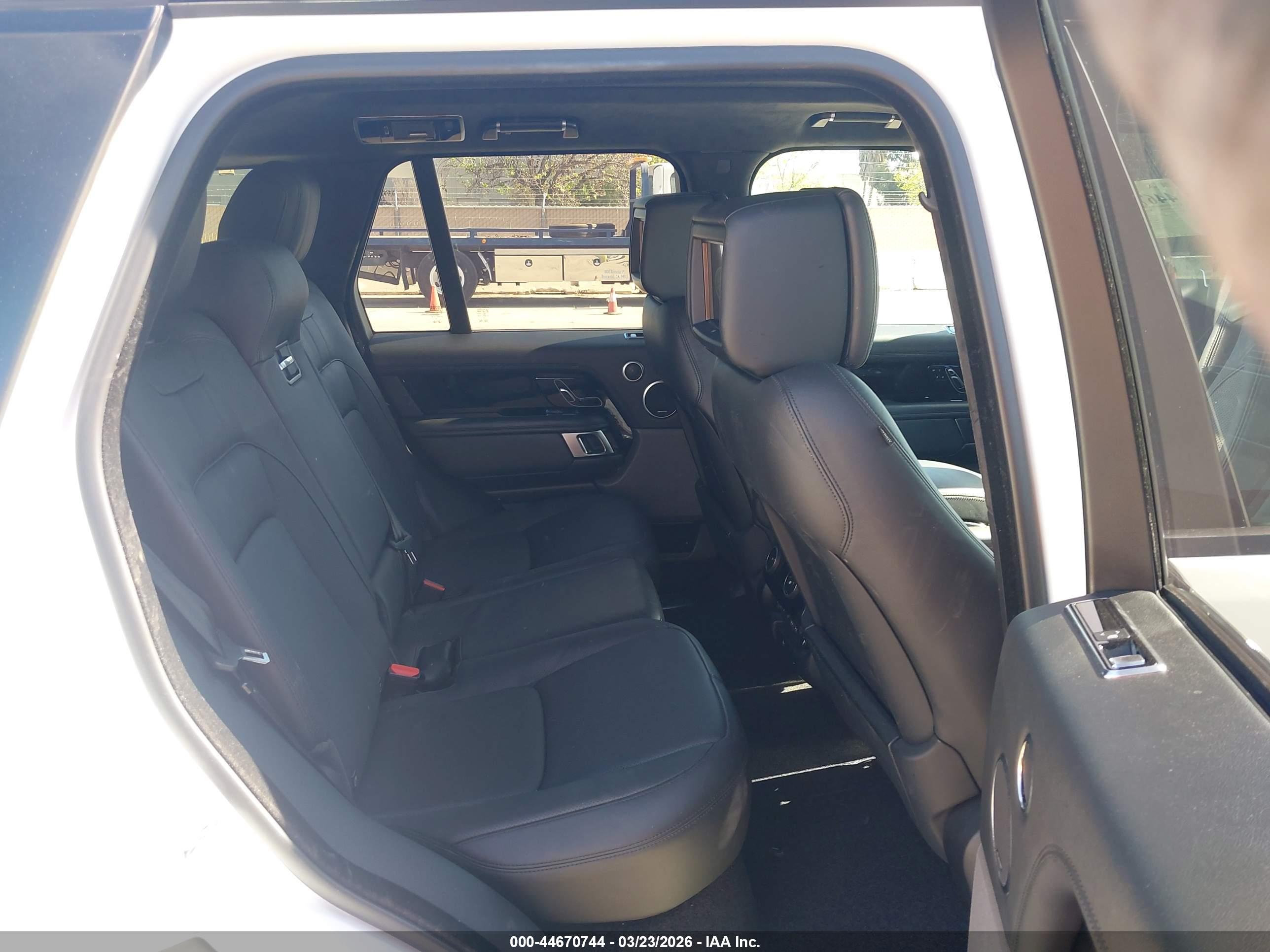 LAND ROVER image 8