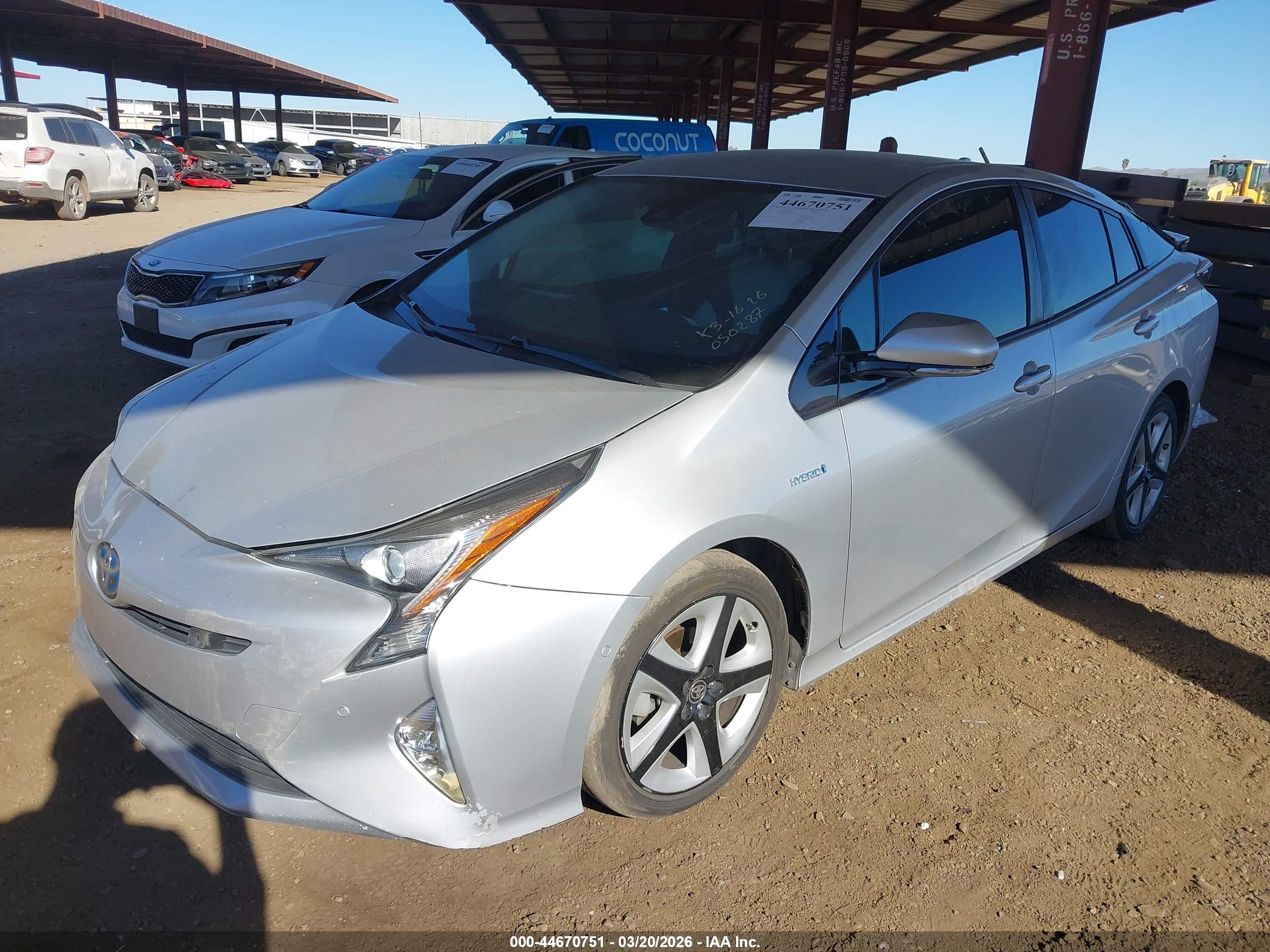 TOYOTA PRIUS image 2