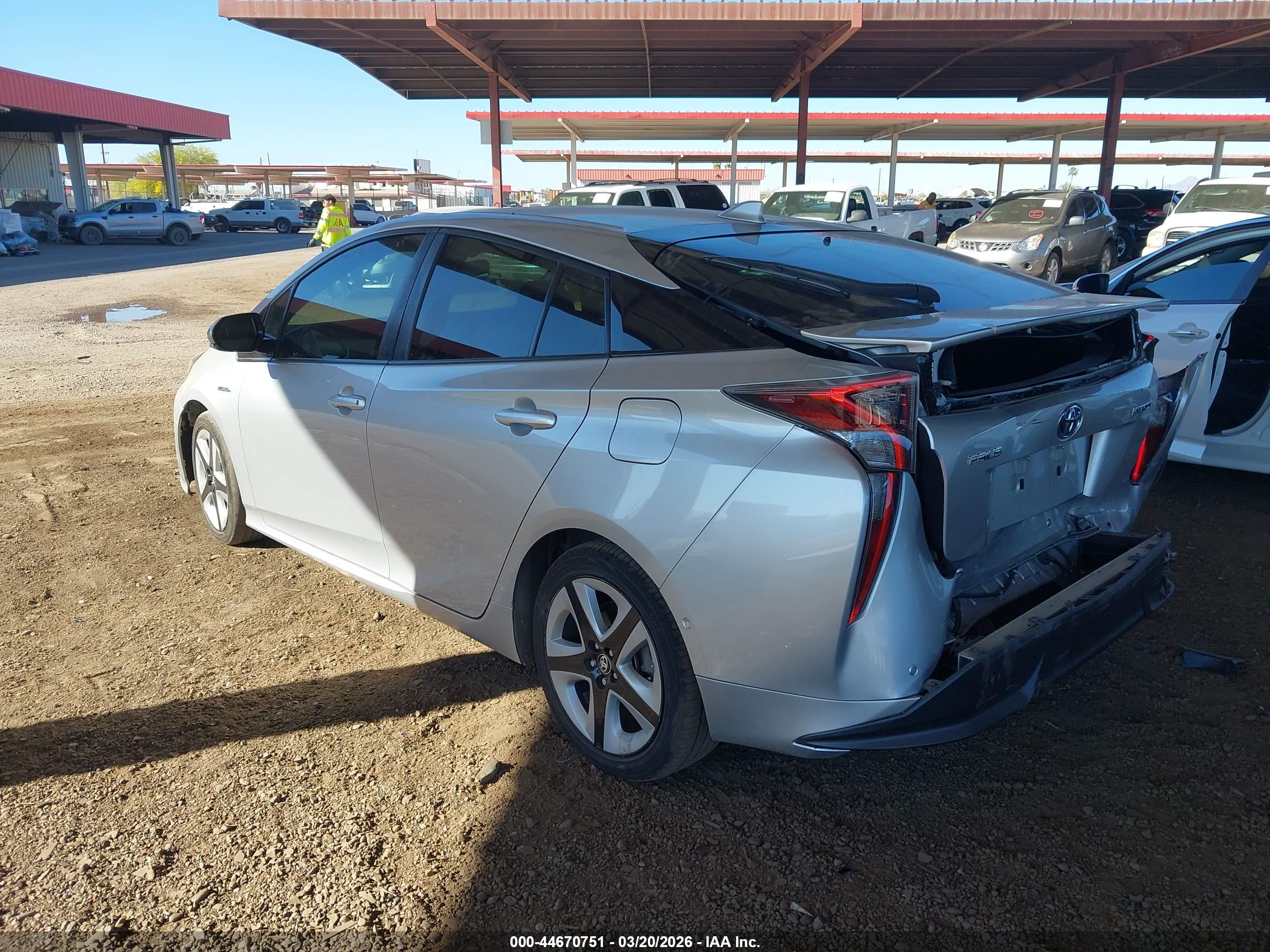 TOYOTA PRIUS image 3