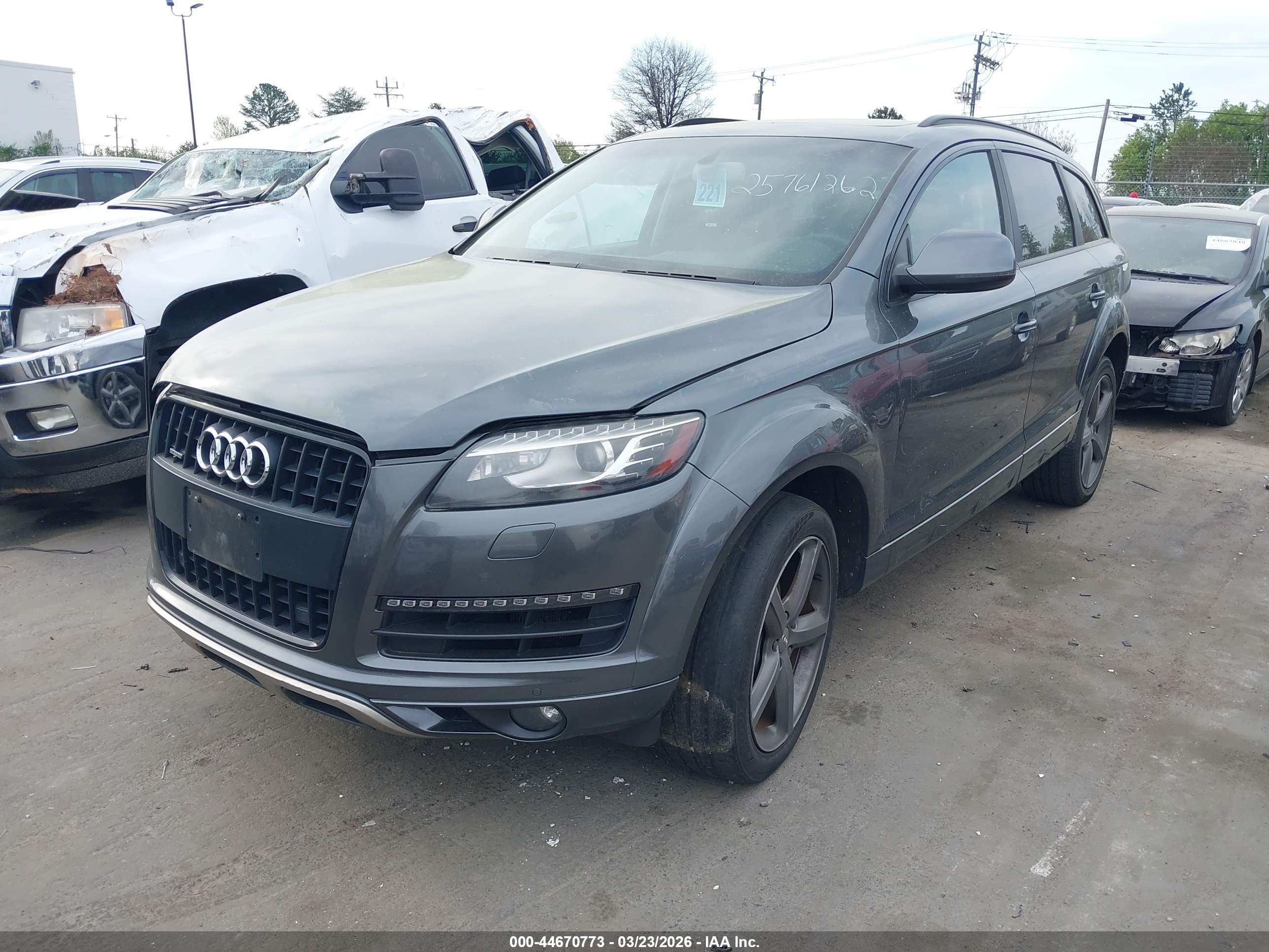AUDI Q7 image 2