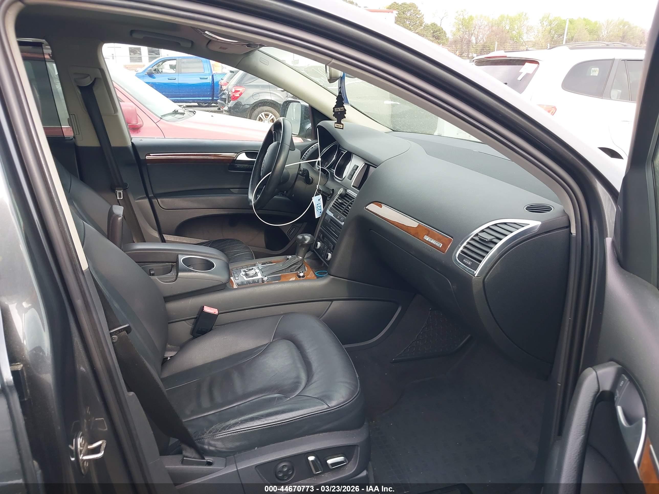 AUDI Q7 image 5