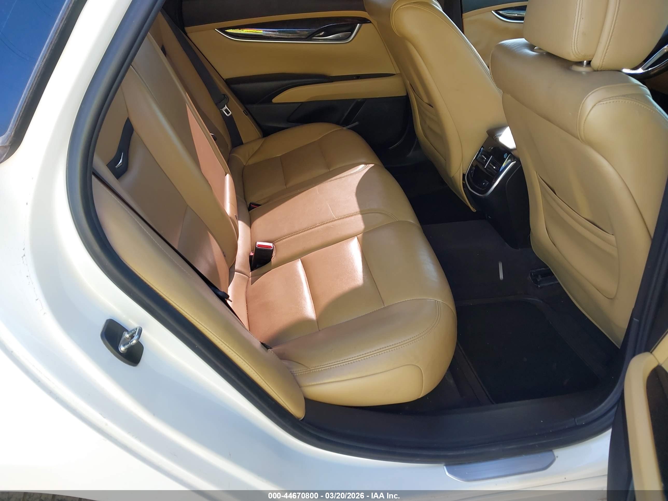 CADILLAC XTS image 8
