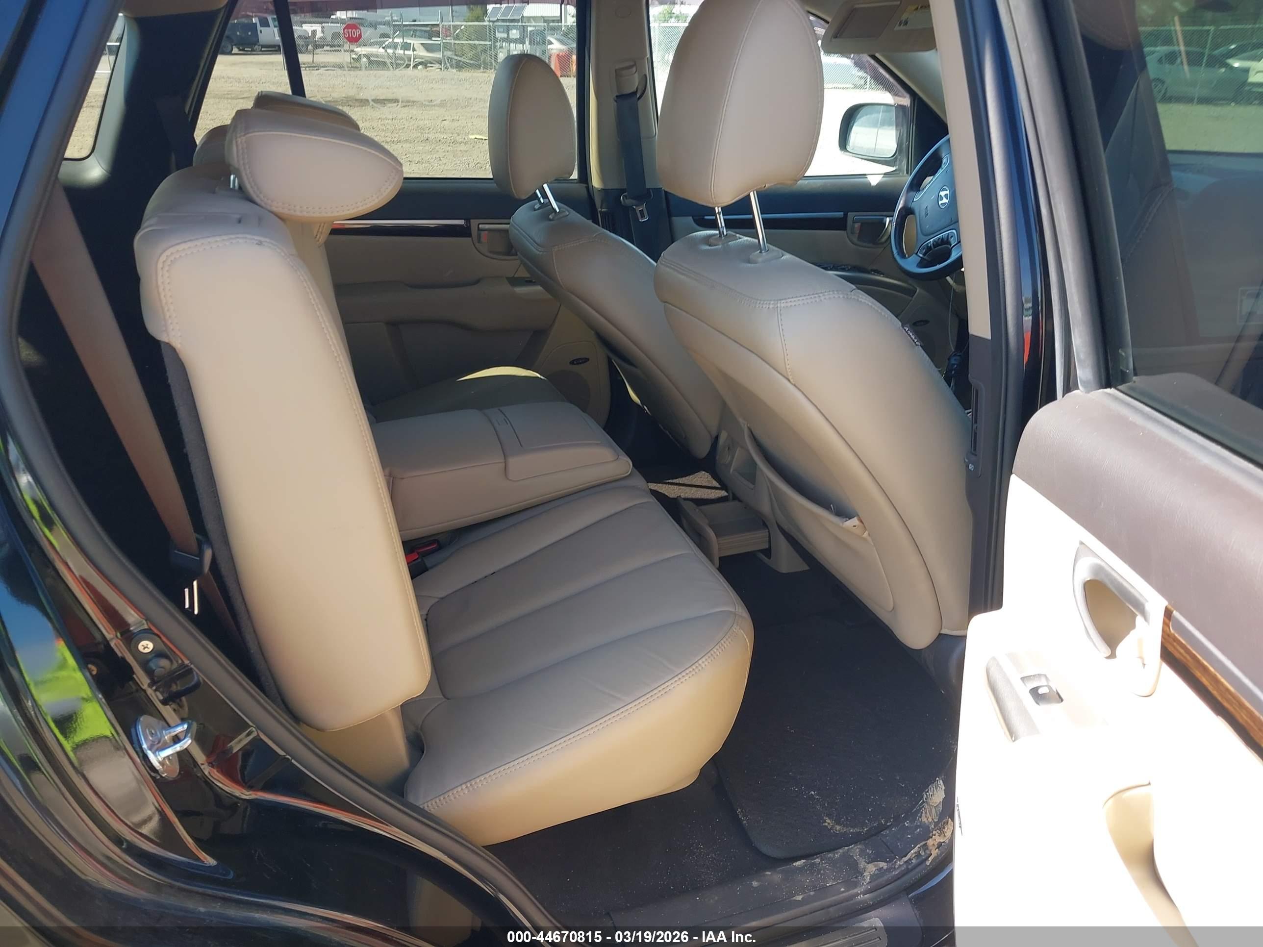 HYUNDAI SANTA image 8