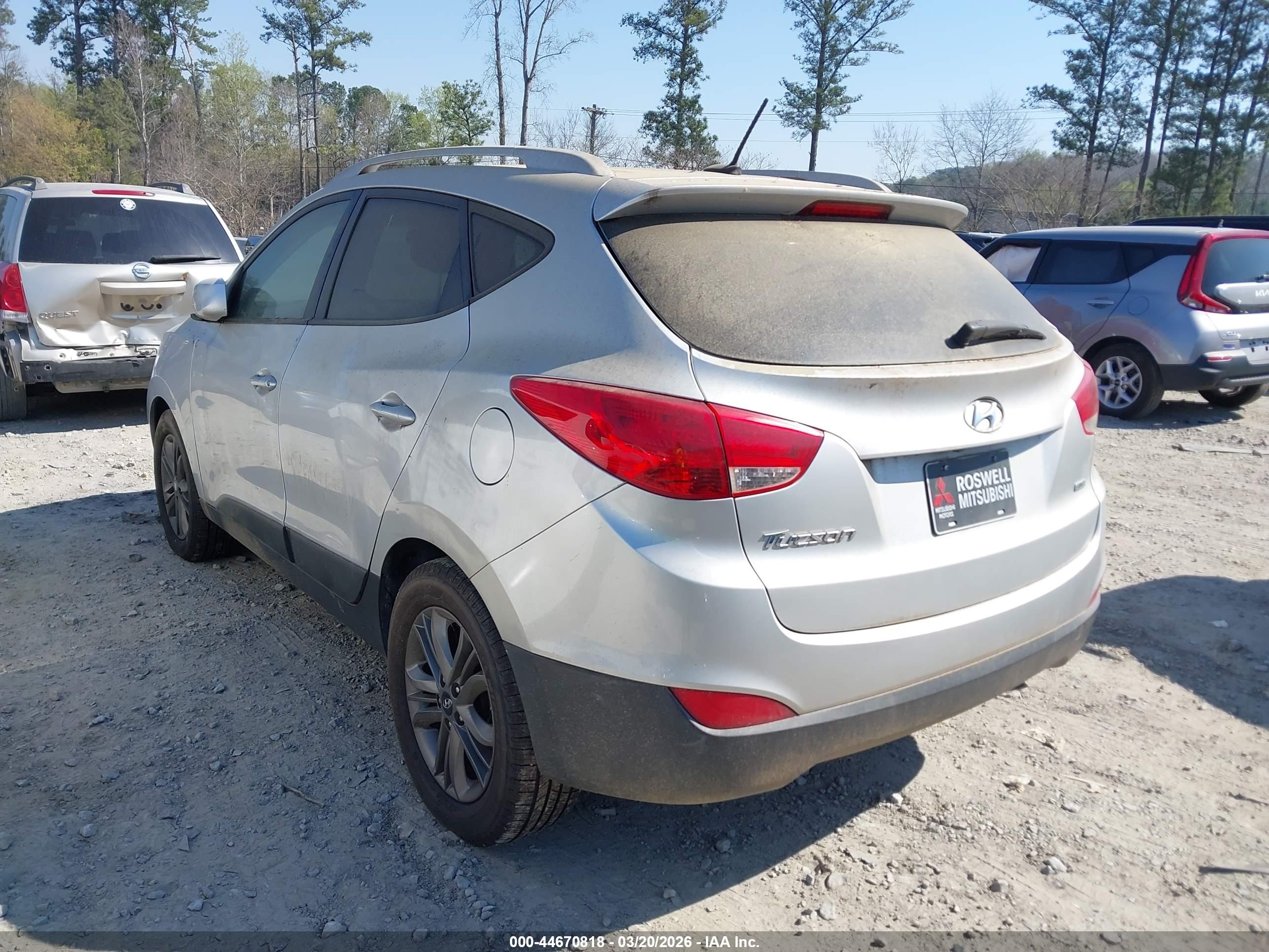 HYUNDAI TUCSON image 3