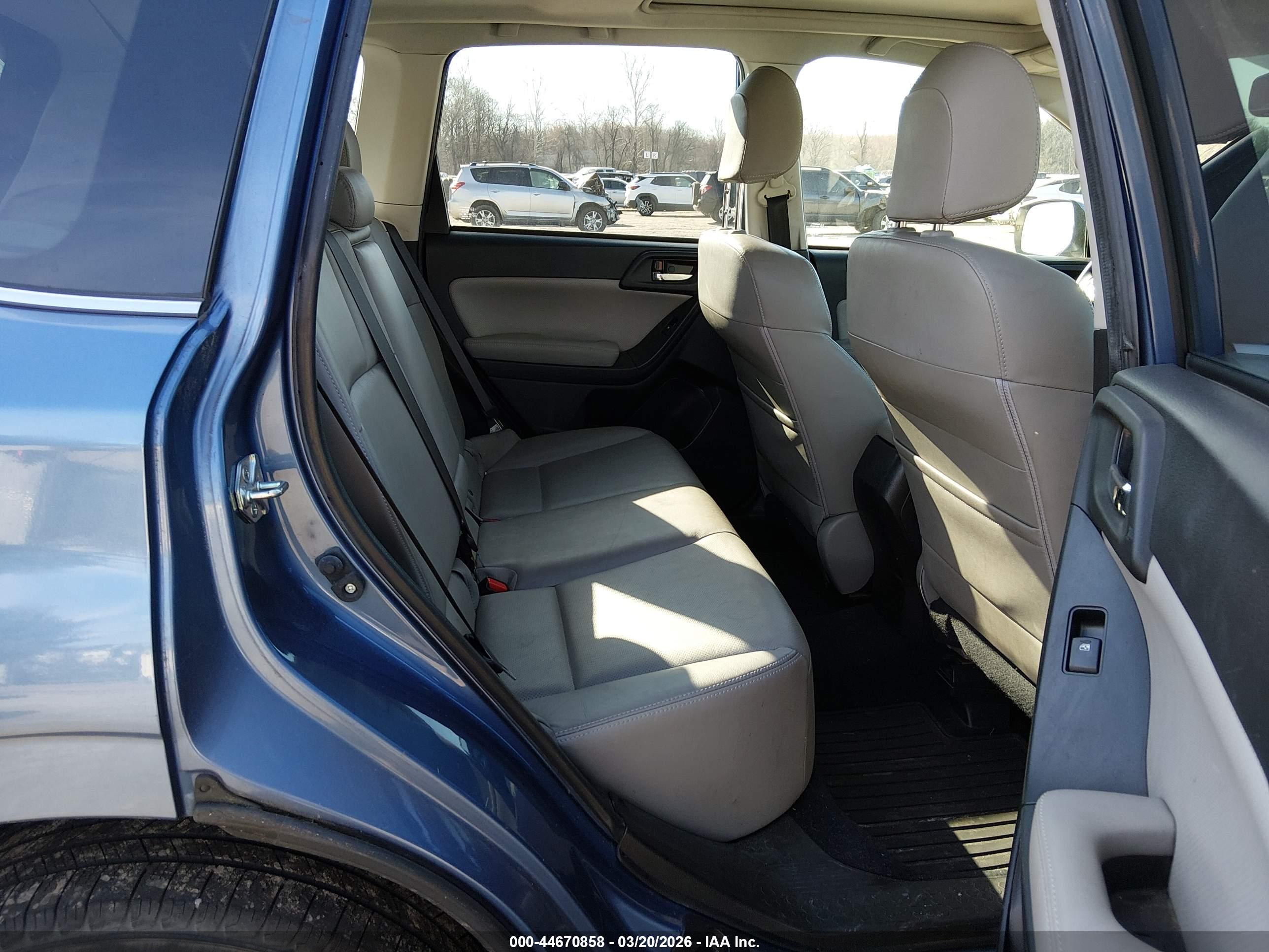 SUBARU FORESTER image 8