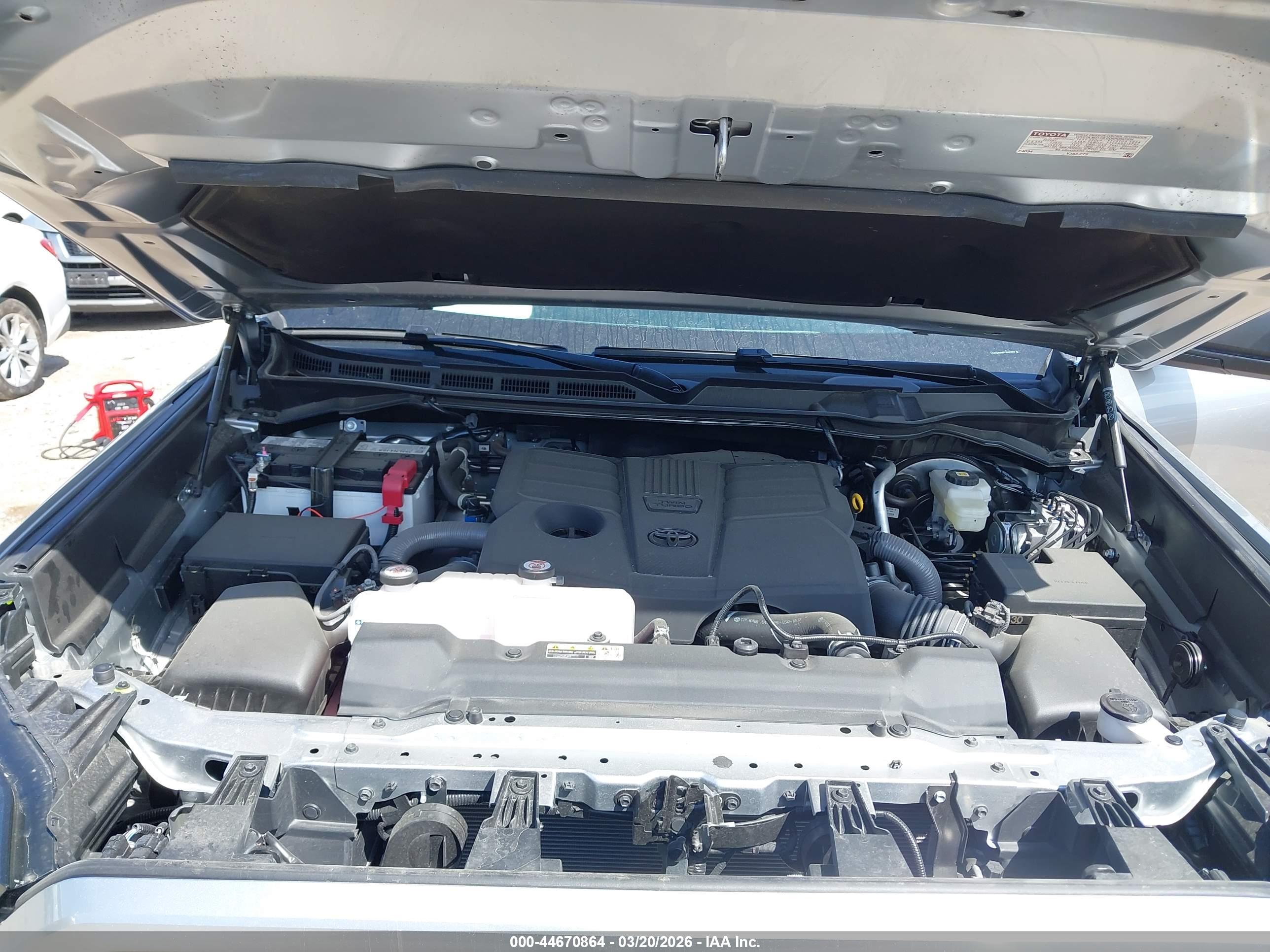 TOYOTA TUNDRA image 10