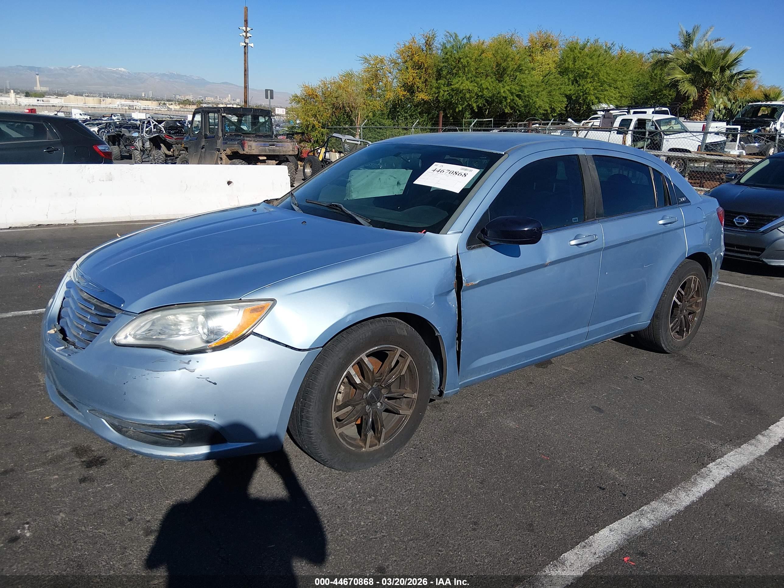 CHRYSLER 200 image 2