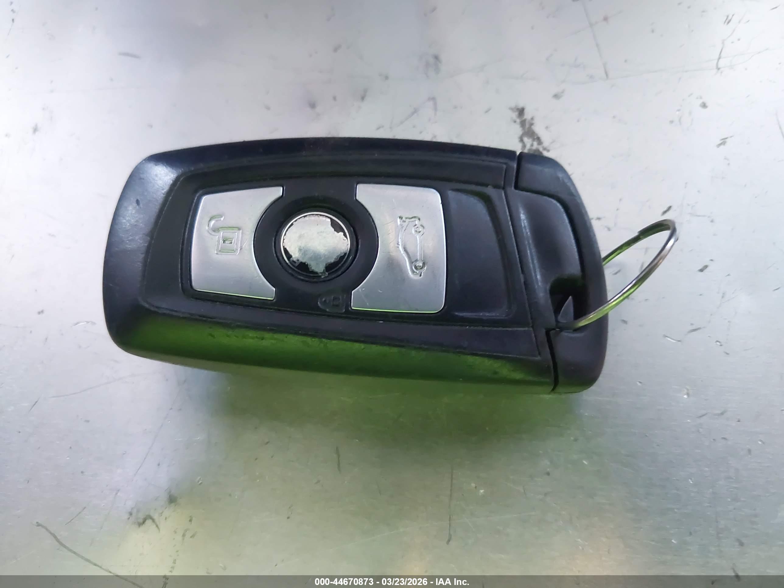 BMW 320I image 11