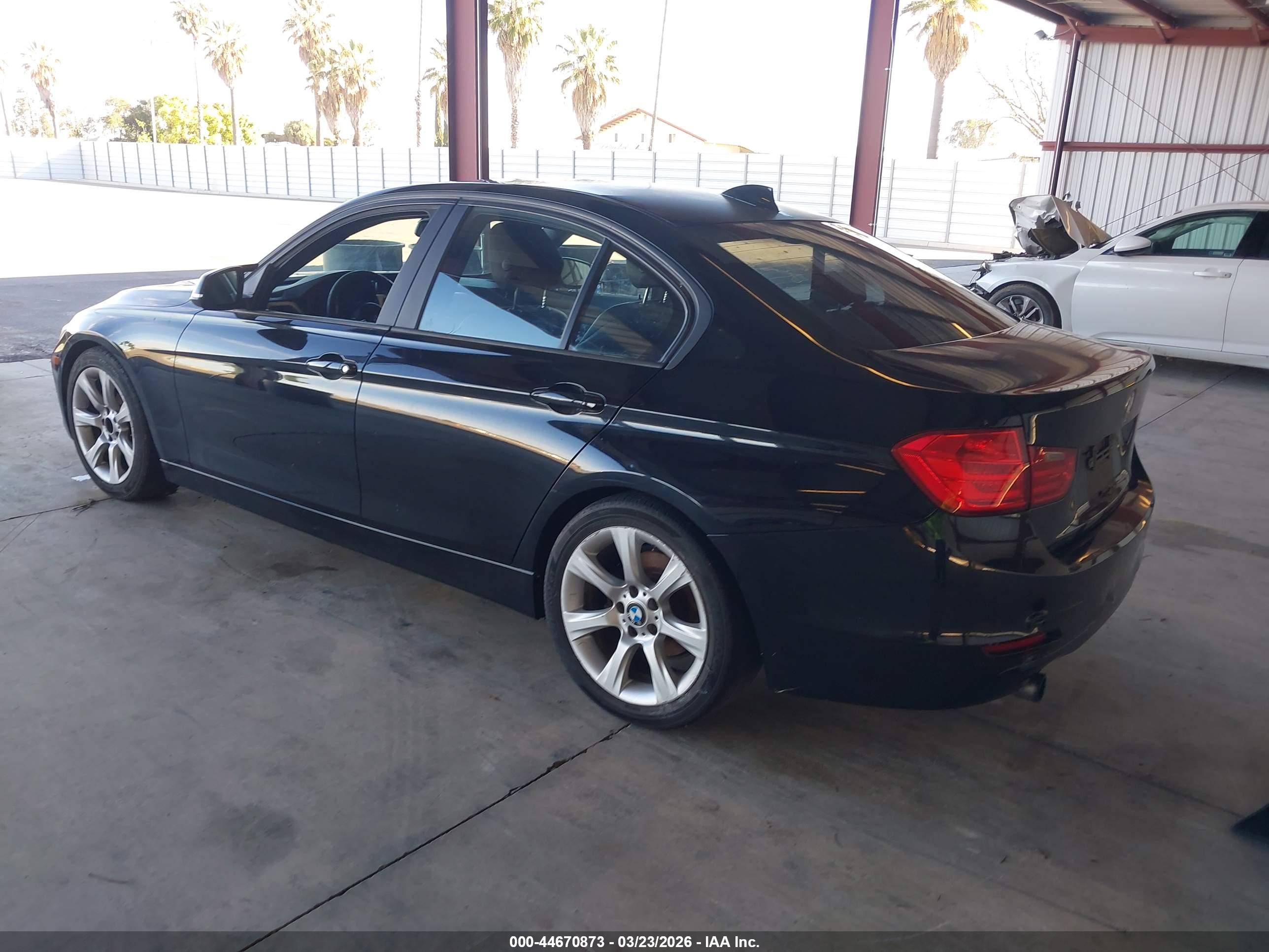 BMW 320I image 3
